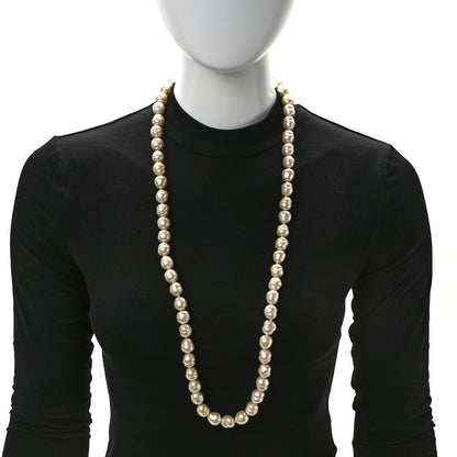 Chanel Pearl Short Necklace 2 of 4