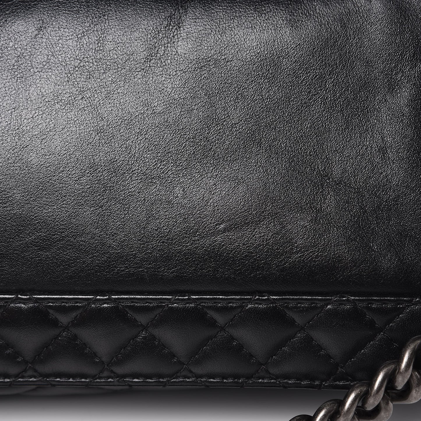Calfskin Enchained Medium Boy Flap Black