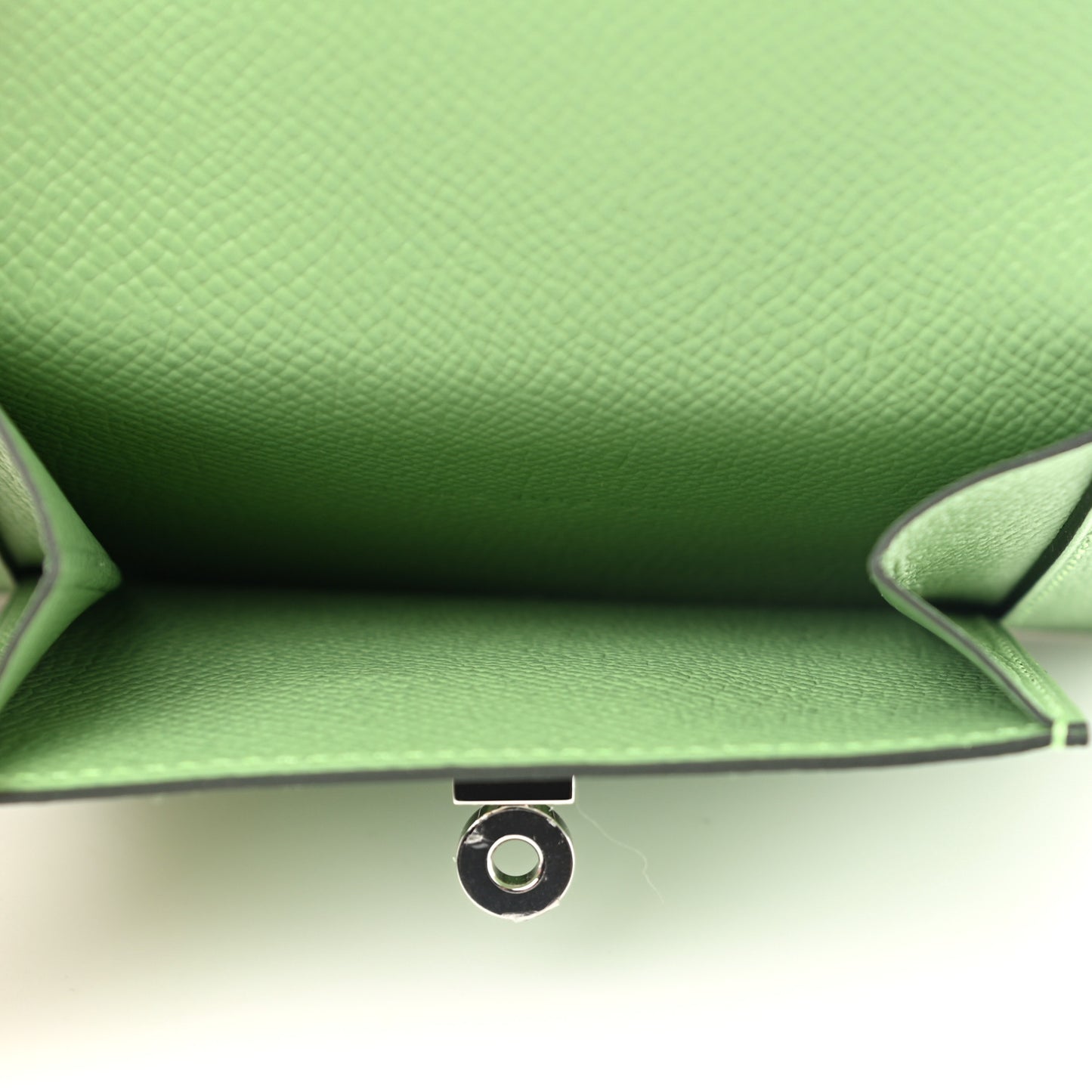 Epsom Kelly Pocket Compact Wallet Vert Criquet