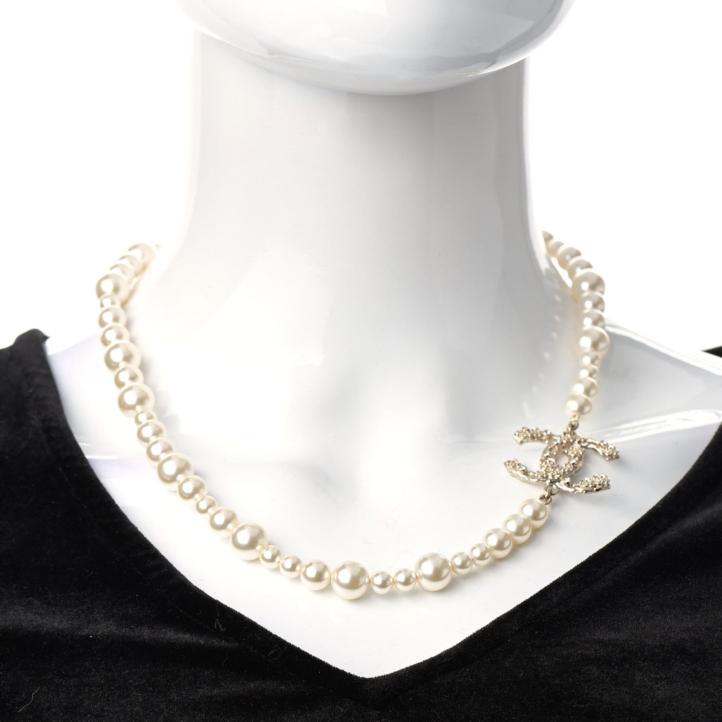 Pearl Crystal CC Camellia Short Necklace Gold