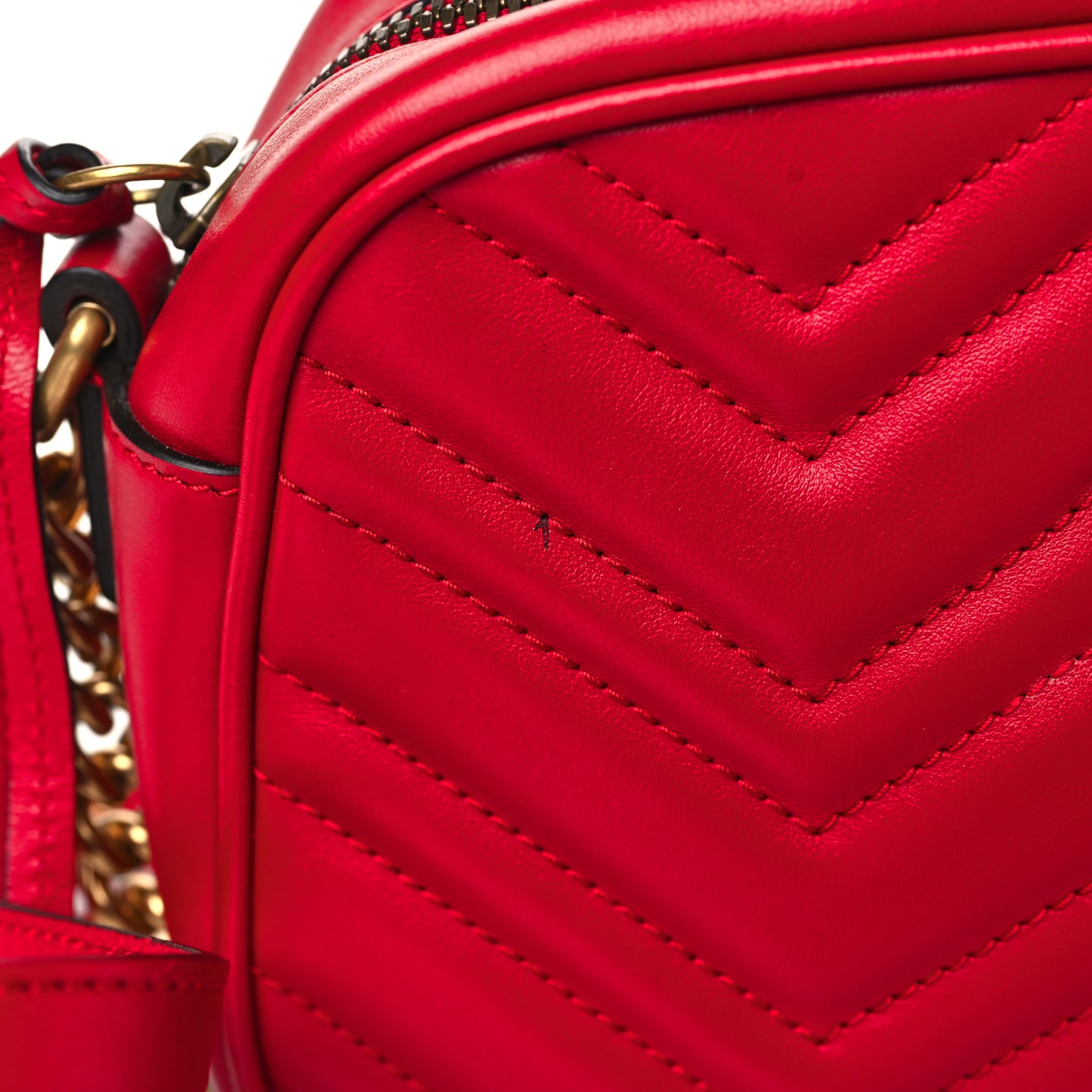 Calfskin Matelasse Small GG Marmont Chain Shoulder Bag Hibiscus Red