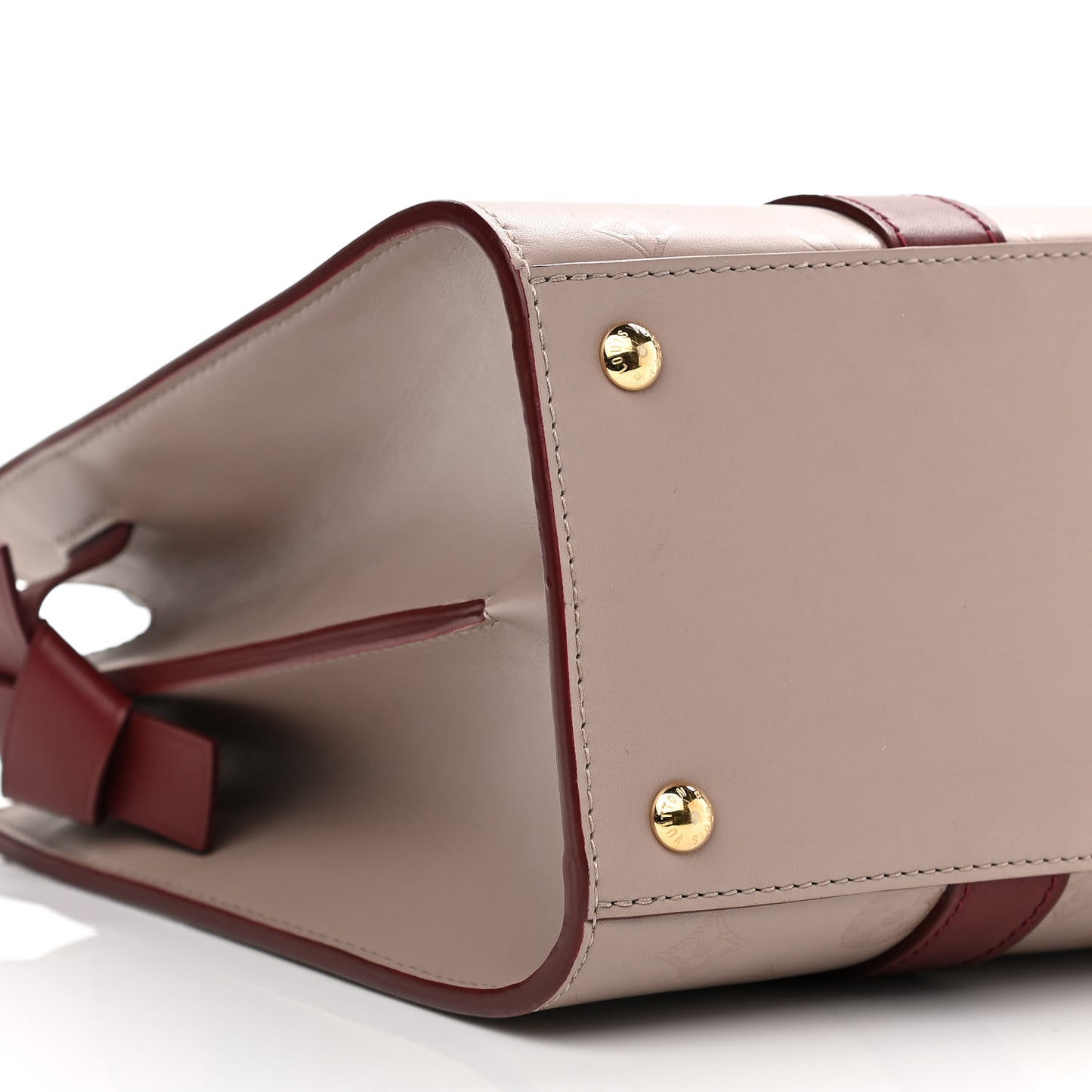 Monogram Cuir Plume Very Tote MM Mastic Raisin