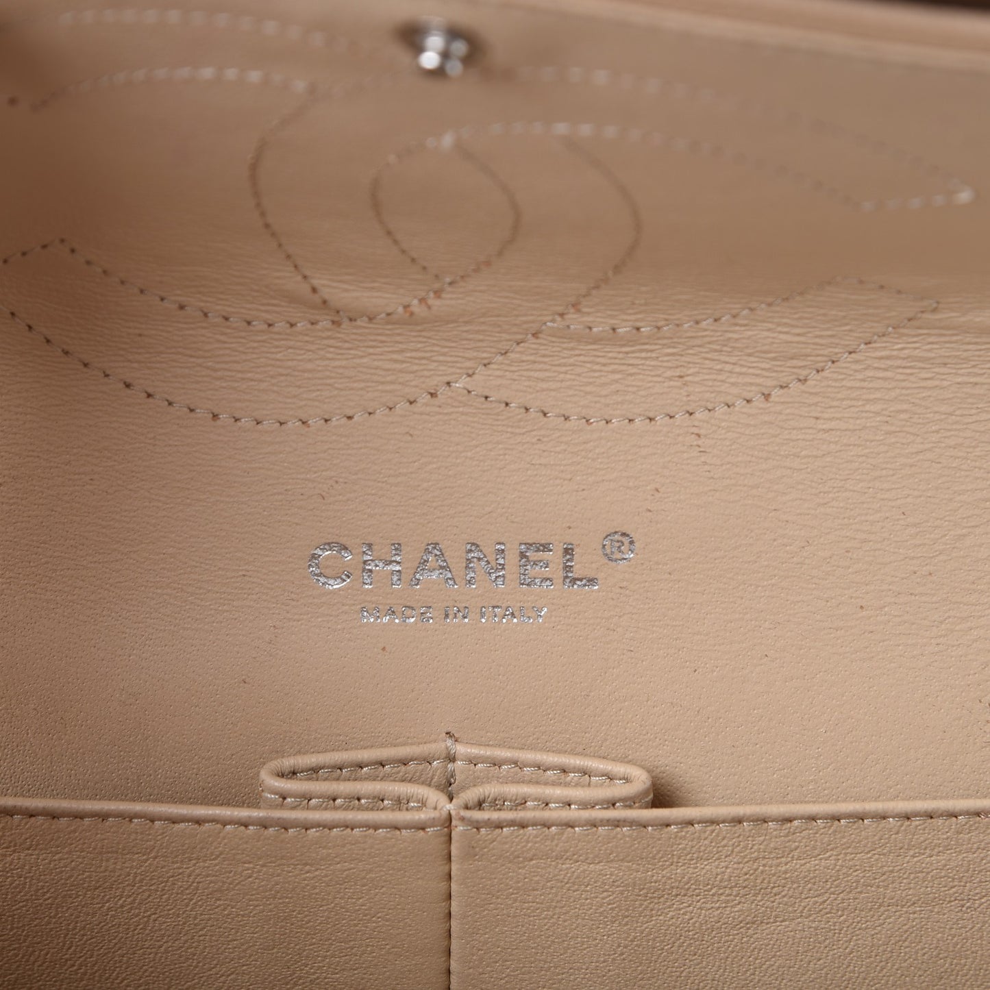 Caviar Quilted Jumbo Double Flap Beige Clair