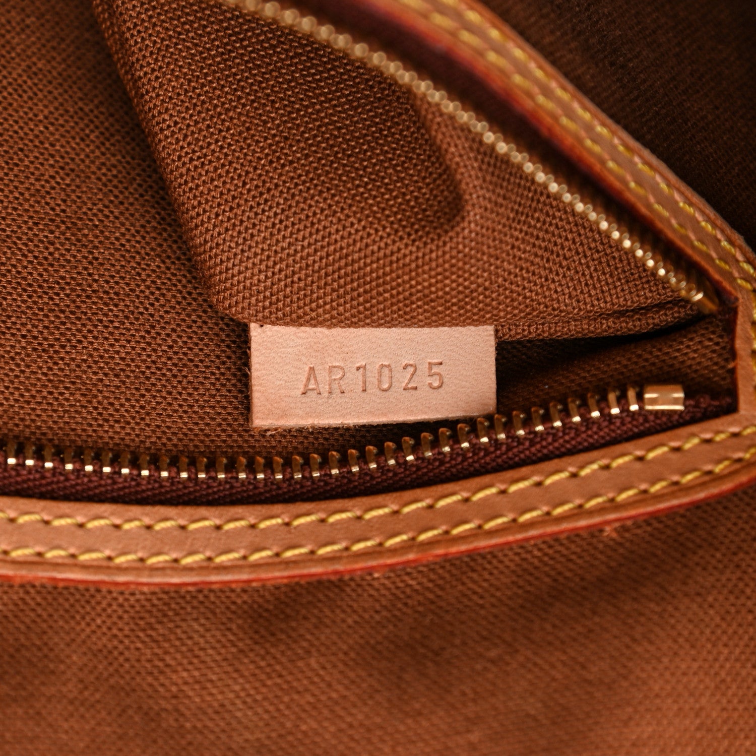 Louis Vuitton Monogram Batignolles Horizontal 7 of 12