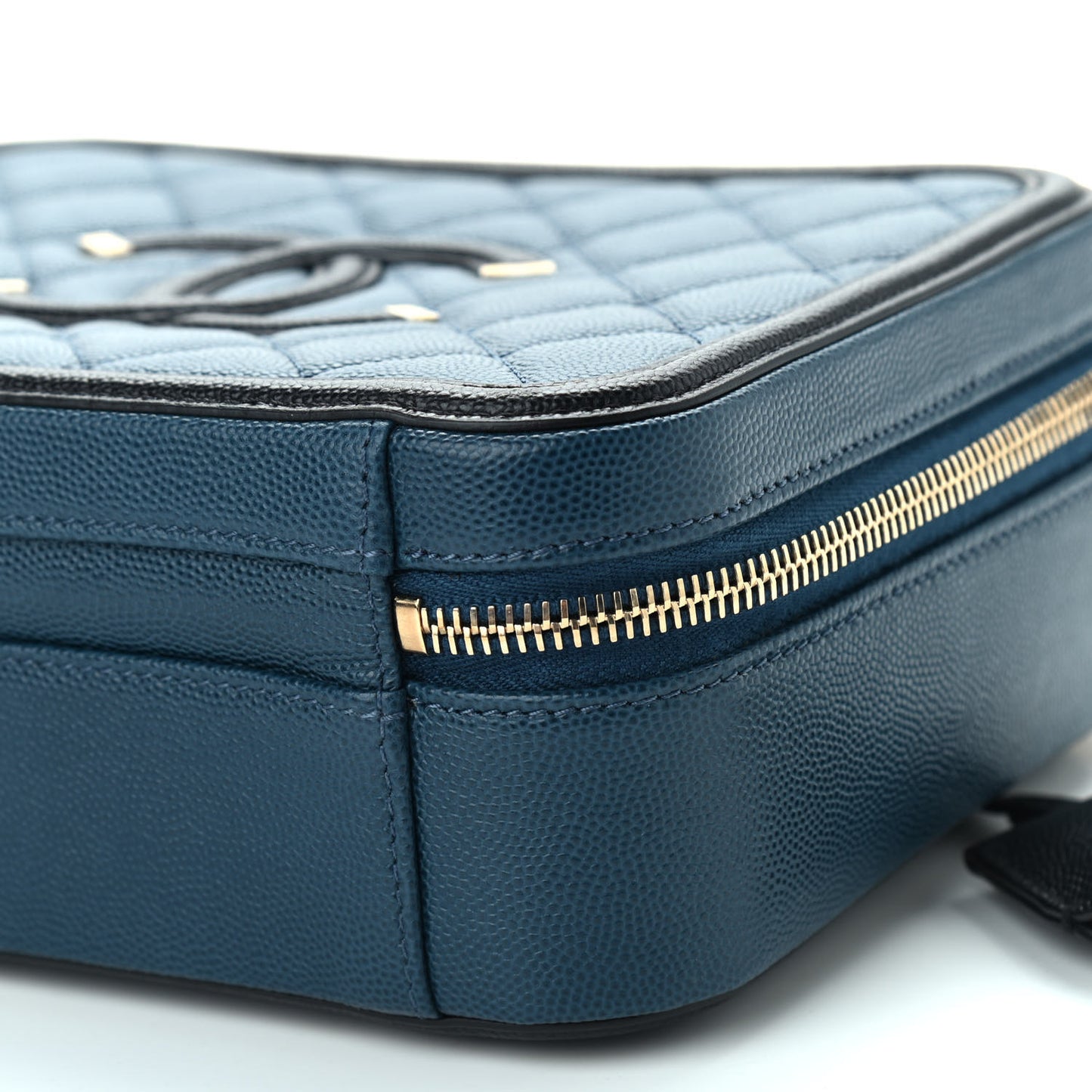 Caviar Quilted Medium CC Filigree Vanity Case Navy Black
