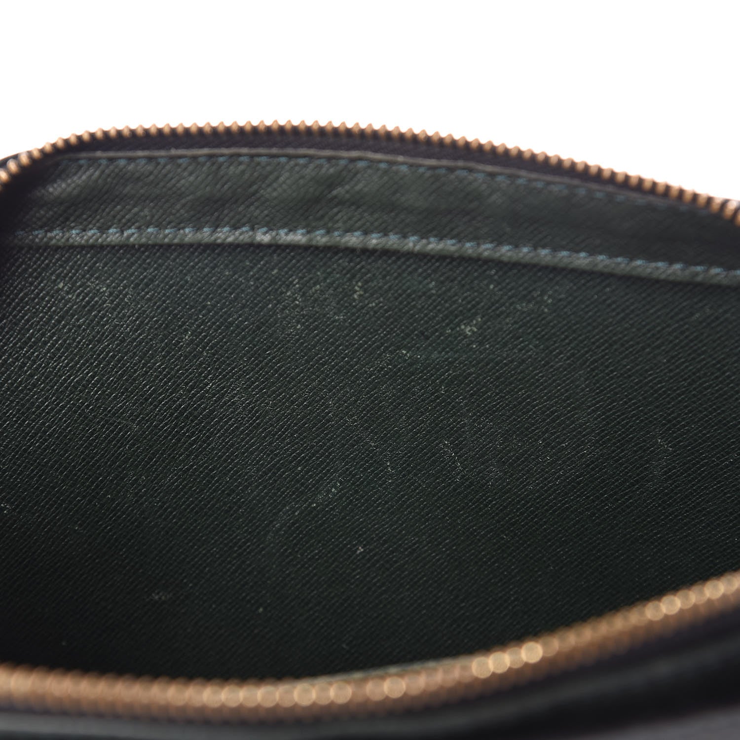 Louis Vuitton Taiga Baikal Pochette Epicea 11 of 11