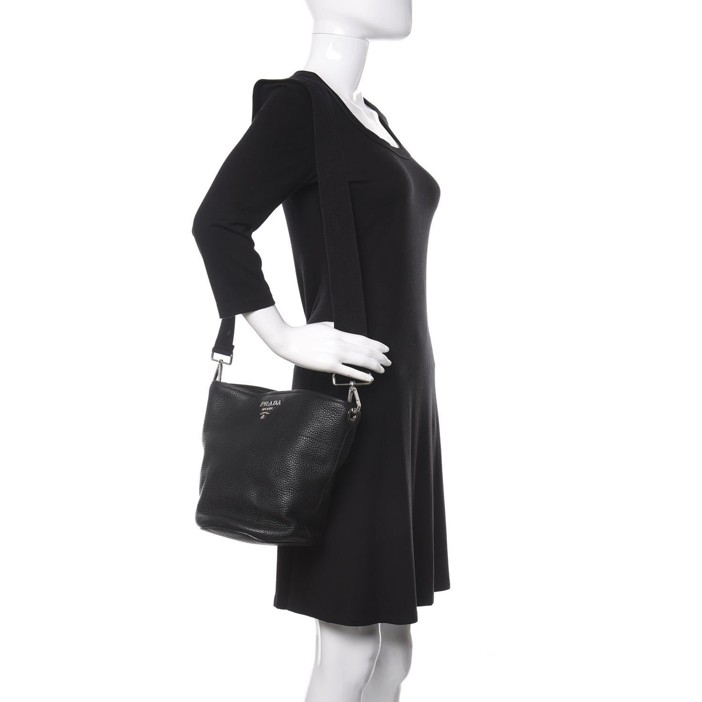 Vitello Daino Bucket Bag Black