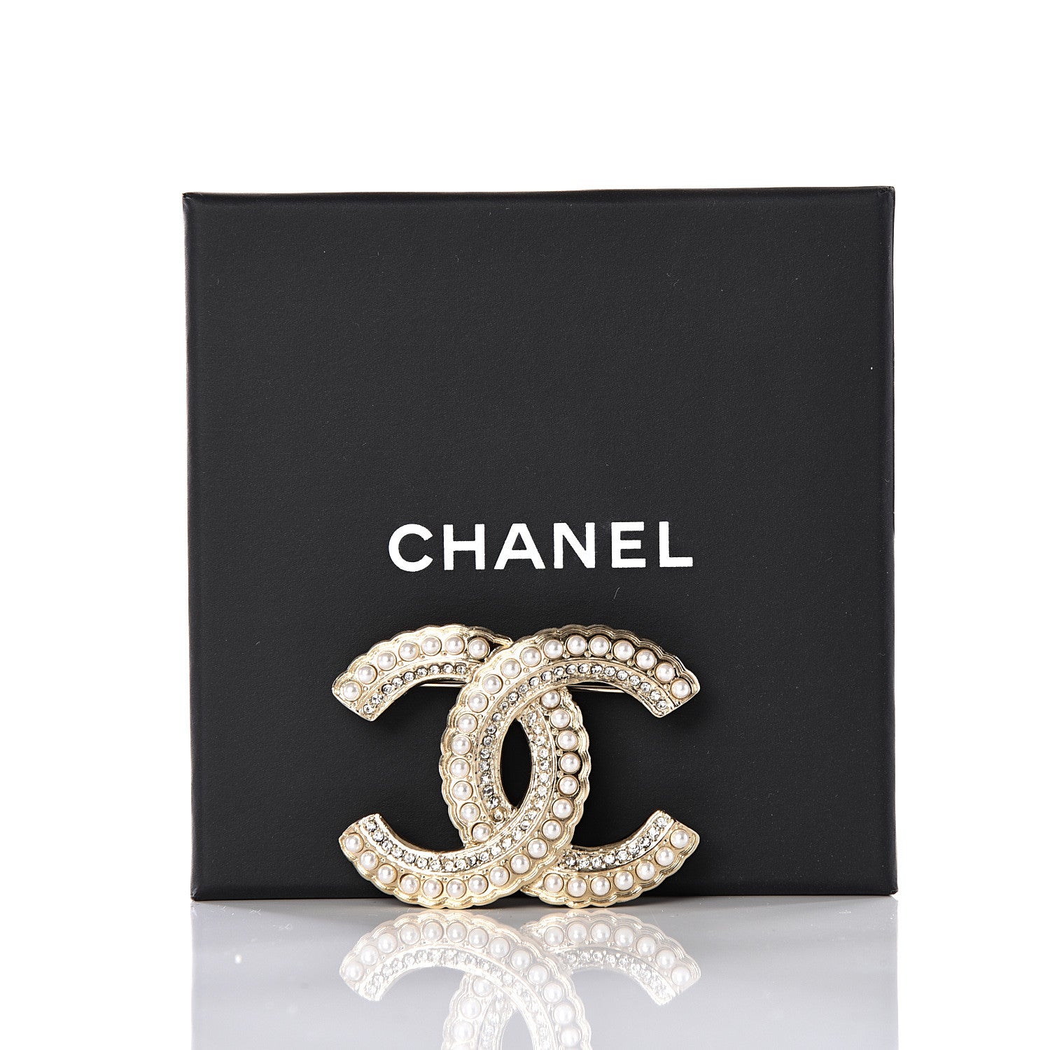 Chanel Pearl Crystal Queen of France CC Brooch Gold 4 of 4