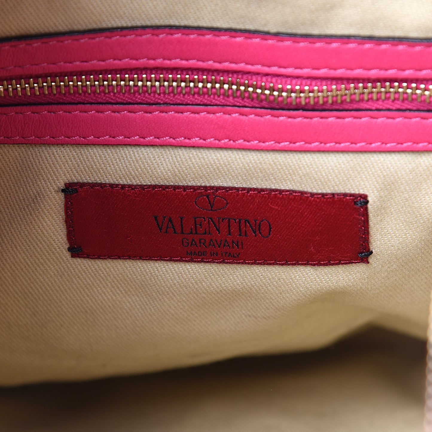 Vitello Small Rockstud Hobo Pop Fuxia