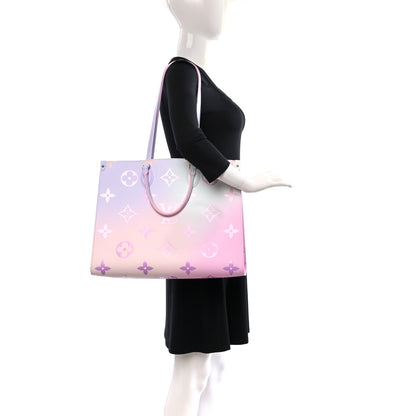 Louis Vuitton Monogram Giant Spring In The City Onthego GM Sunrise Pastel 2 of 10