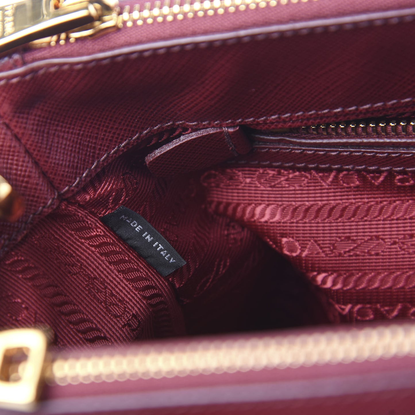 Saffiano Medium Galleria Double Zip Tote Cherry