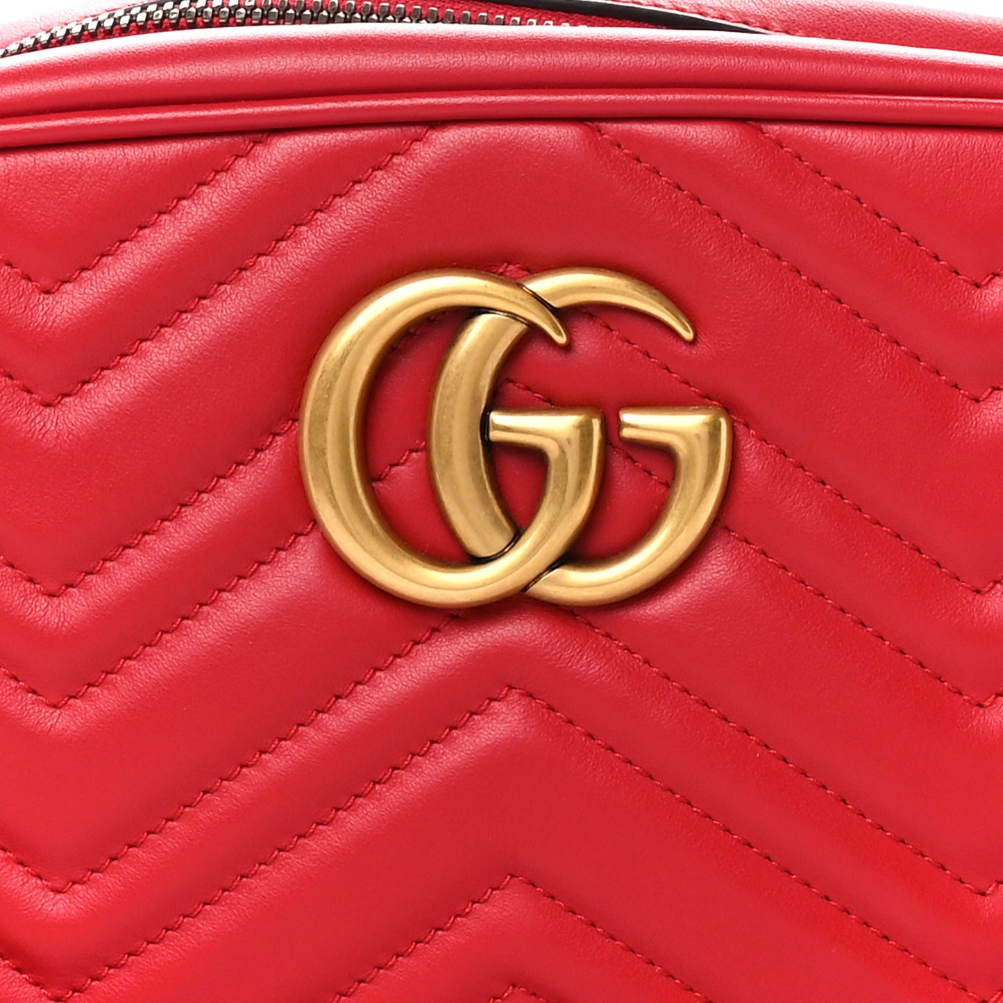 Calfskin Matelasse Small GG Marmont Chain Shoulder Bag Hibiscus Red