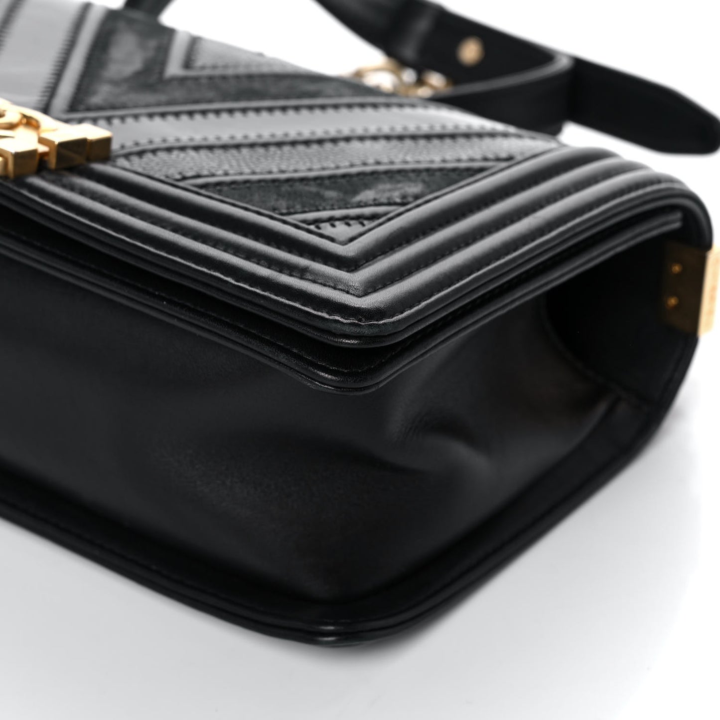 Caviar Suede Calfskin Chevron Medium Boy Flap Black