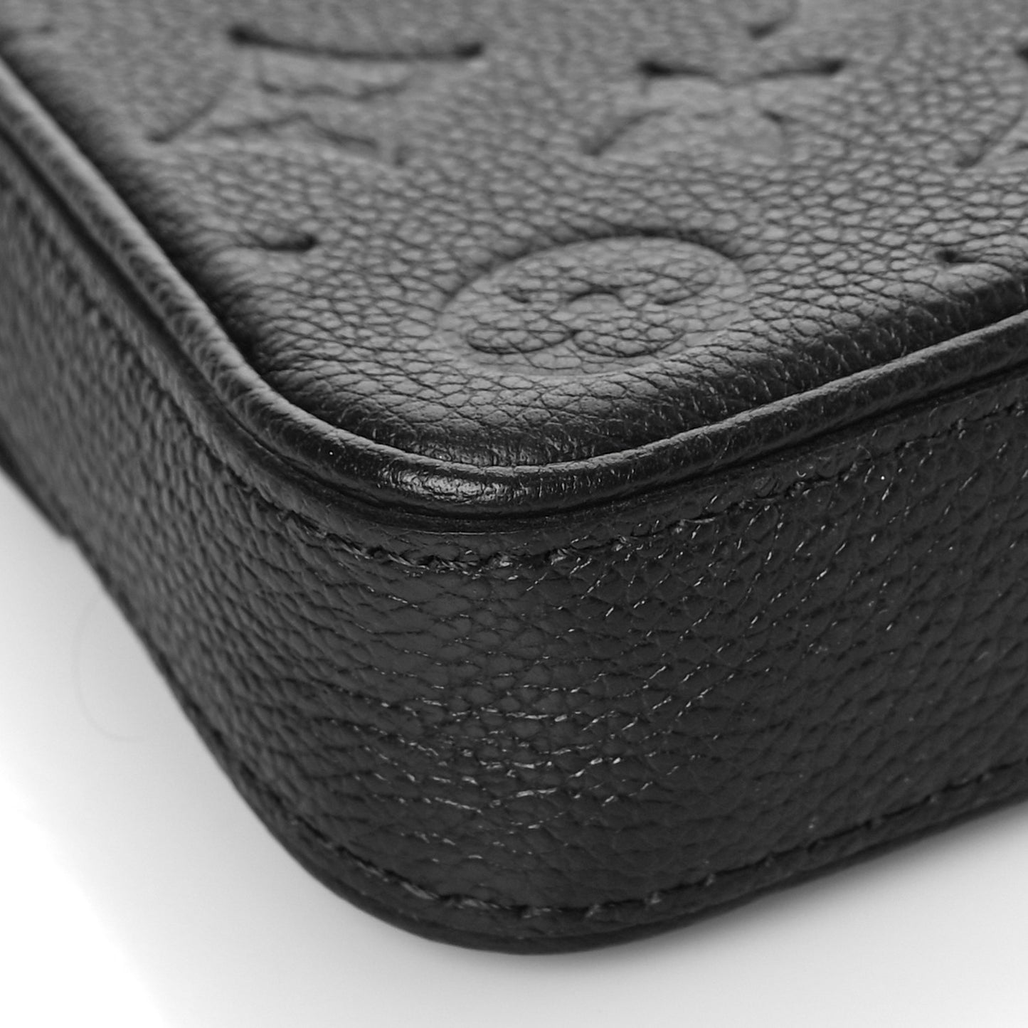 Empreinte Easy Pouch On Strap Black