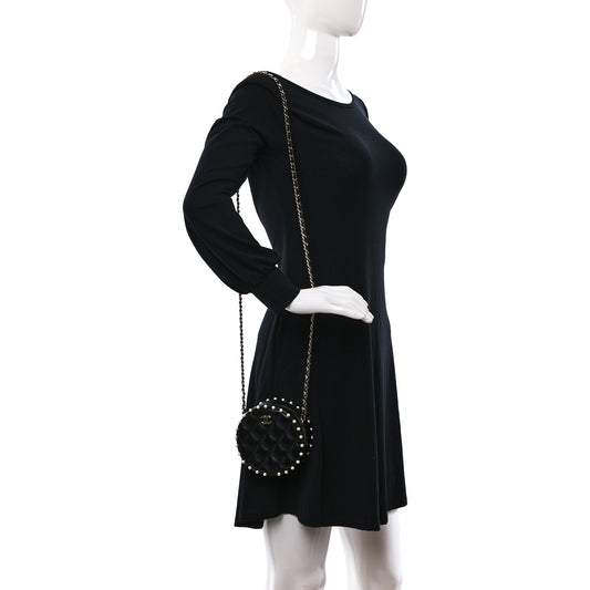 Calfskin Quilted Pearl Round Clutch With Chain Black