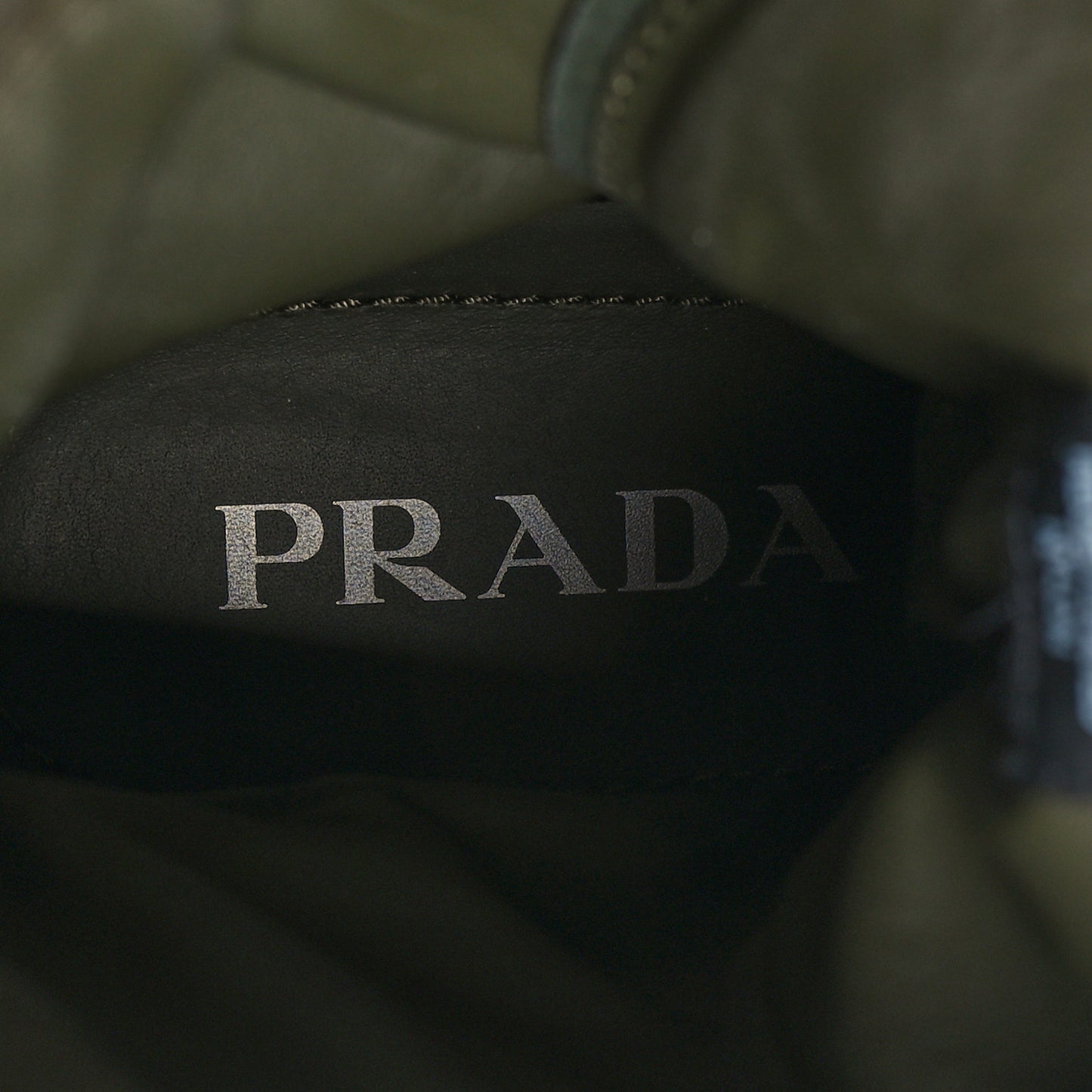 Spazzolato Rois Re-Nylon Metal Triangle Logo Monolith Pouch Pocket 55mm Boots 40.5 Militare