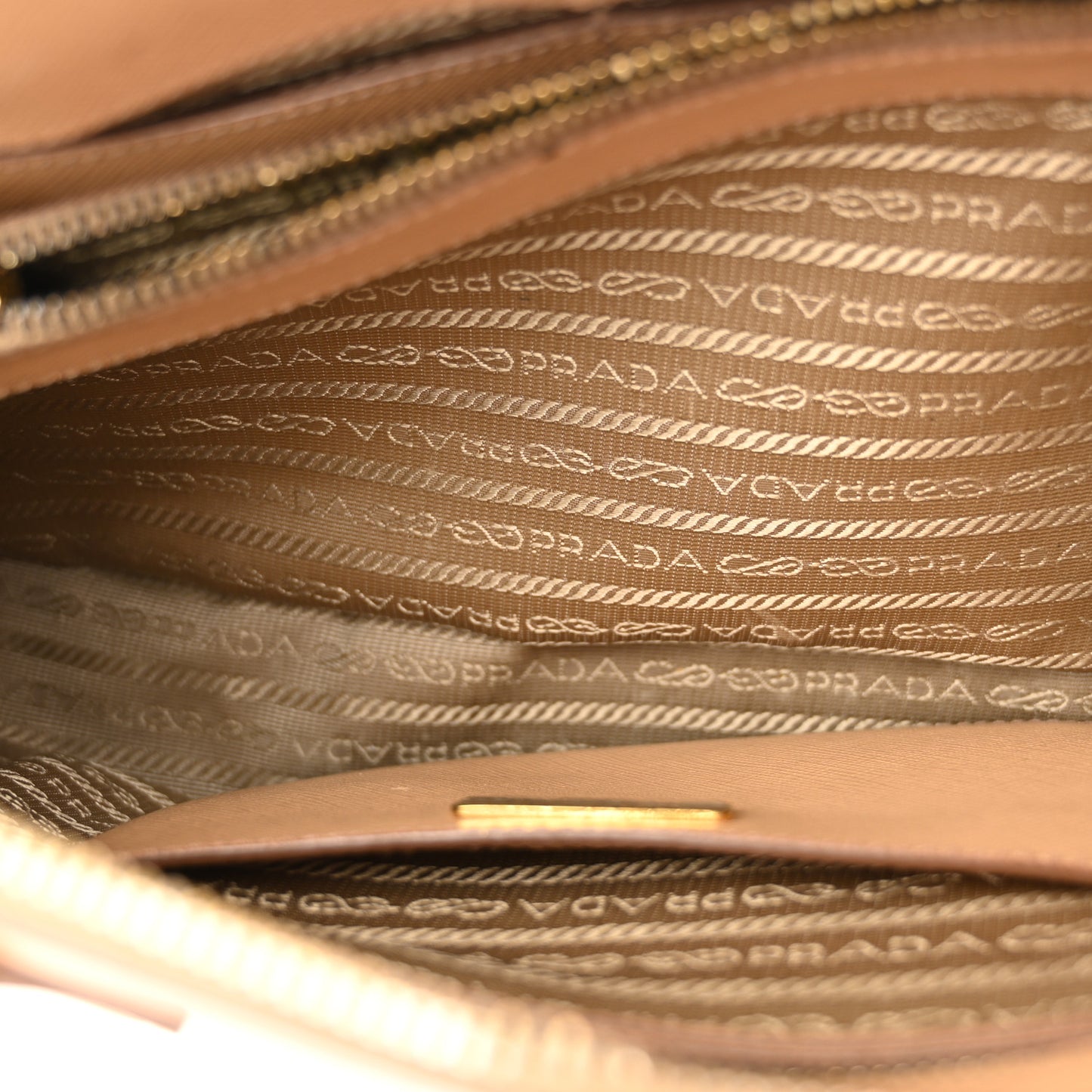 Saffiano Lux Medium Promenade Tote Sabbia