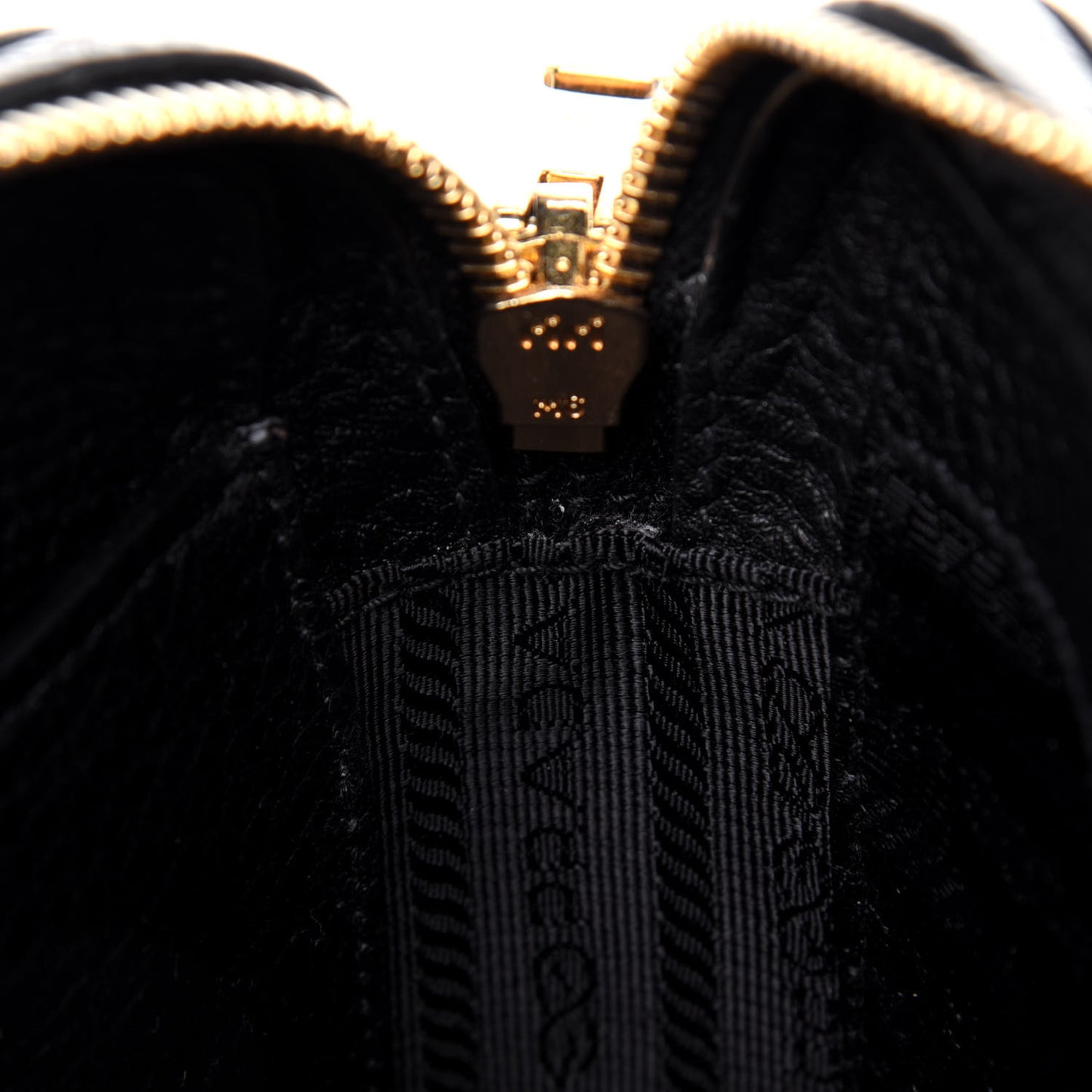 Vitello Daino Belt Bag Black