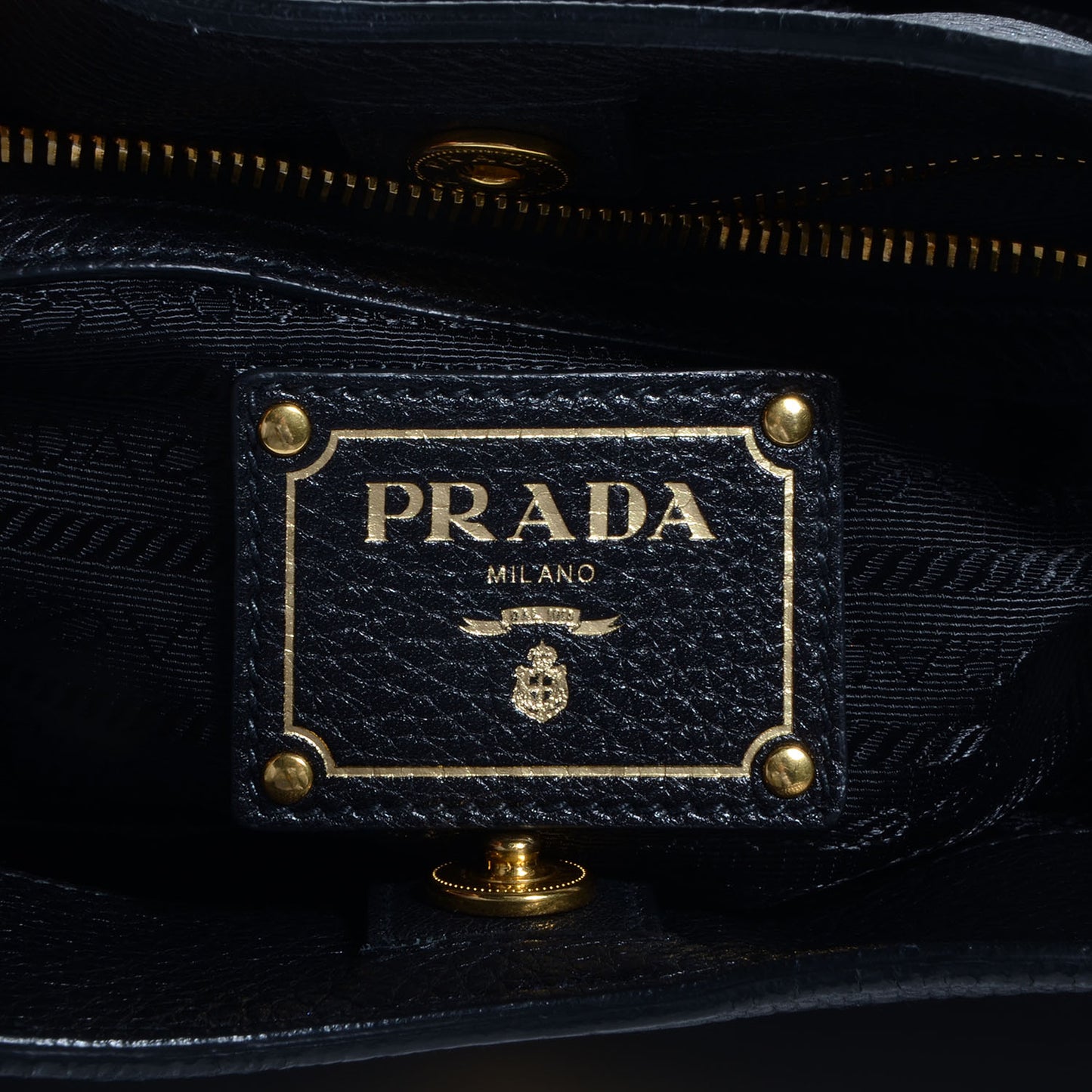 Vitello Daino Medium Tote Nero Black