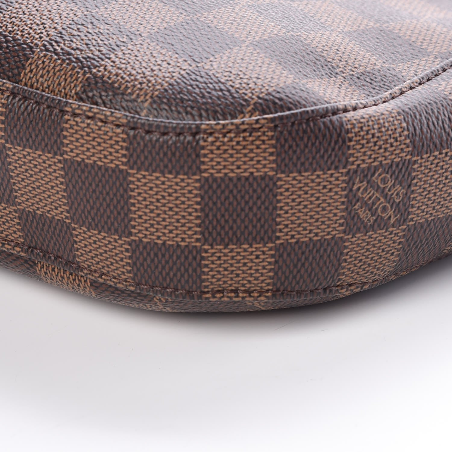 Louis Vuitton Damier Ebene South Bank Besace 9 of 9