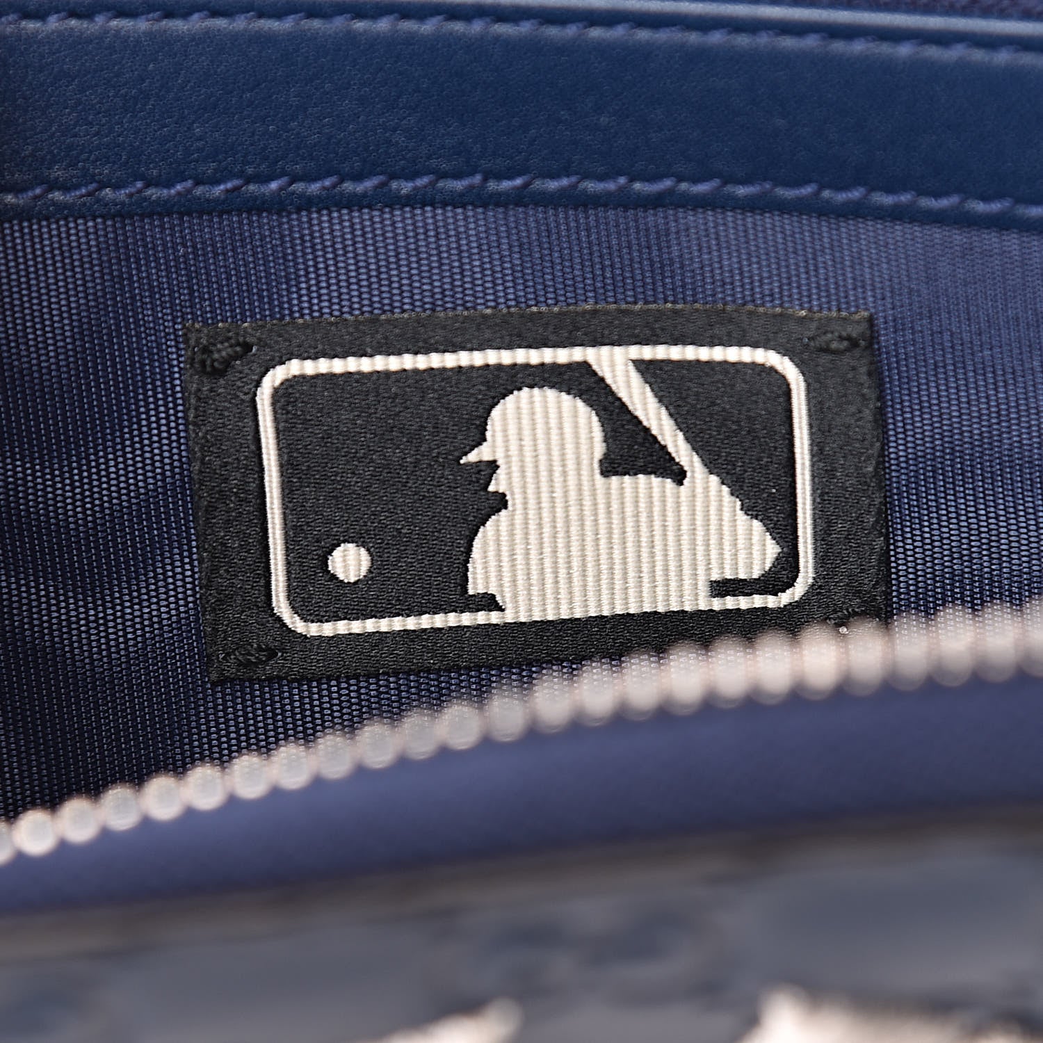 Gucci X MLB Guccissima Signature NY Yankees Embroidered Zip Around Wallet Royale Ivory 6 of 10