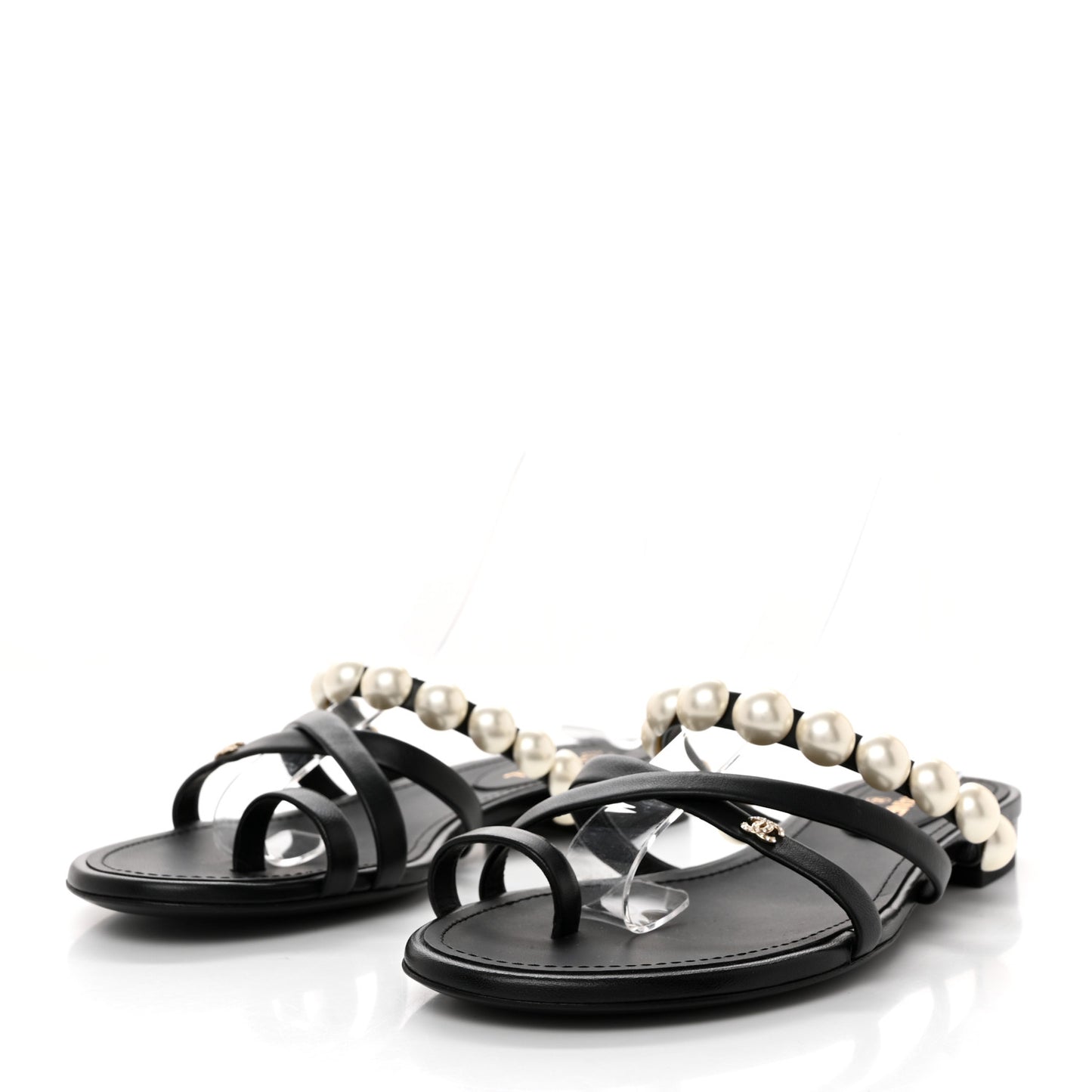 Lambskin Pearl Toe Ring Sandals 37 Black