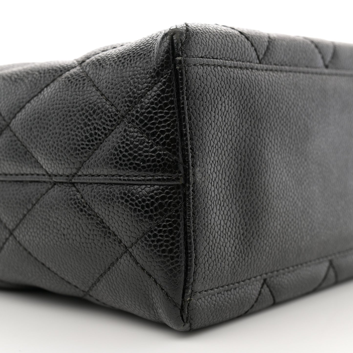 Caviar Quilted Shoulder Bag Black