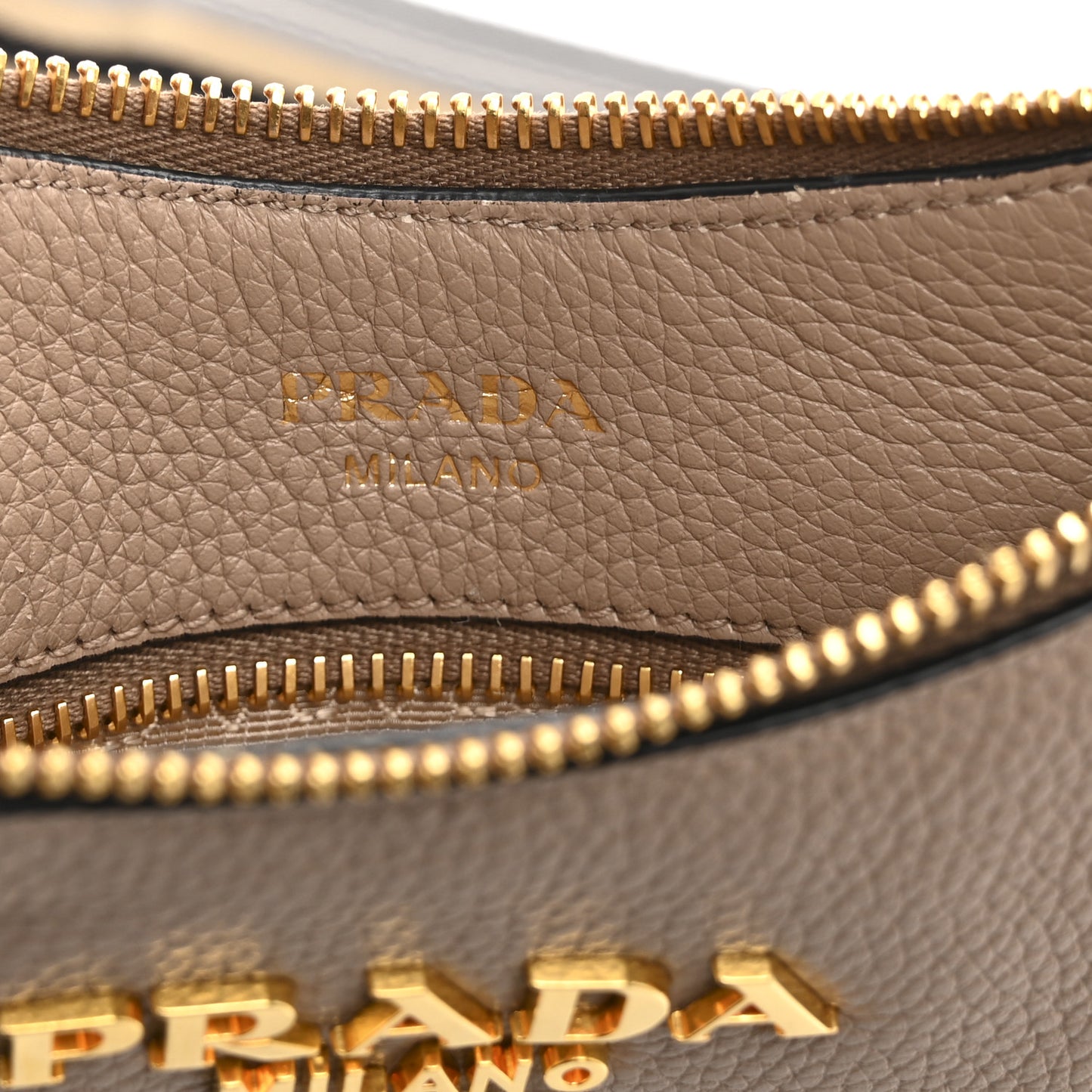 Vitello Phenix Zippered Messenger Hobo Cammeo