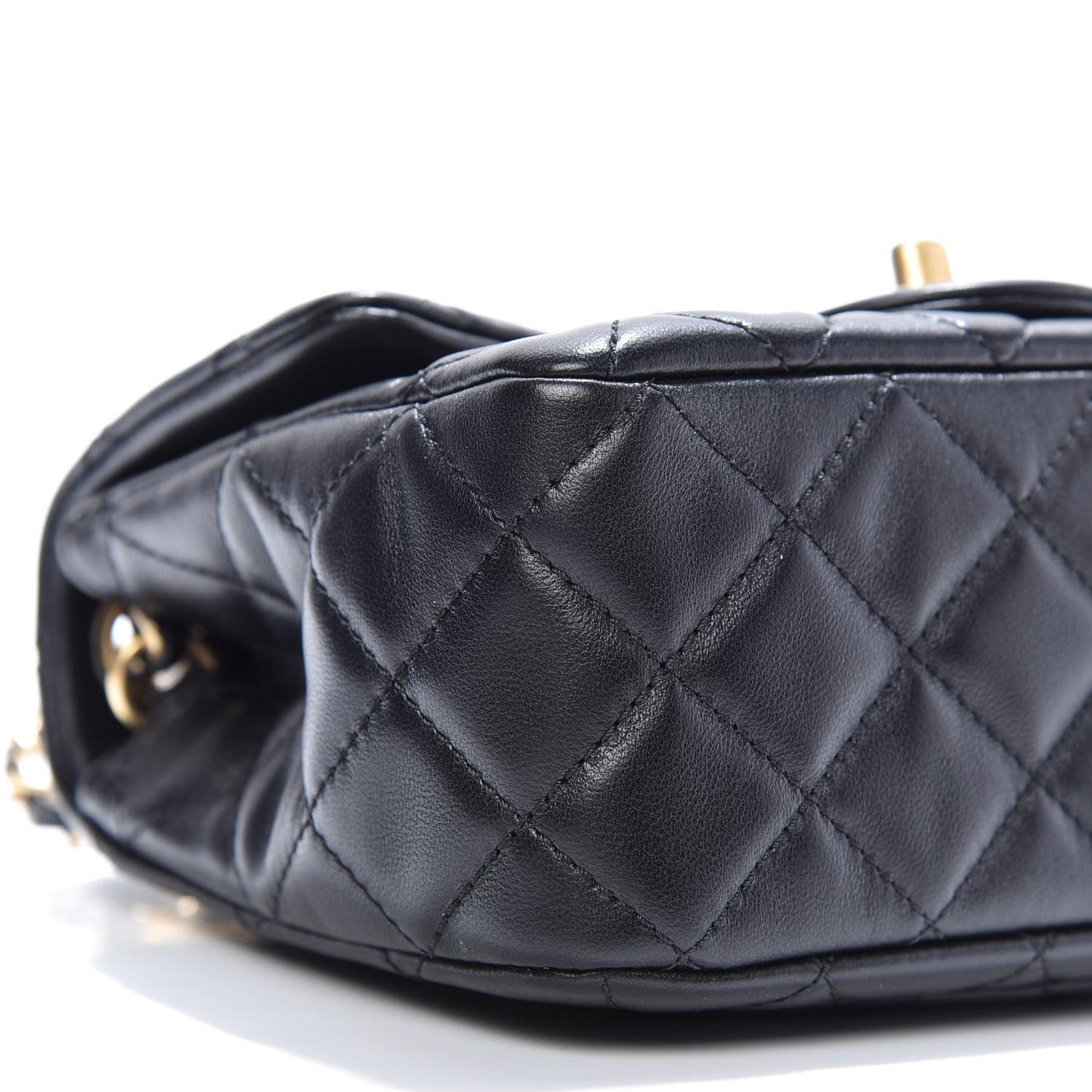 Lambskin Quilted Mini Pearl Crush Flap Black