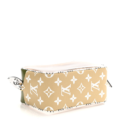 Louis Vuitton Monogram Giant Beach Pouch Kaki 4 of 10