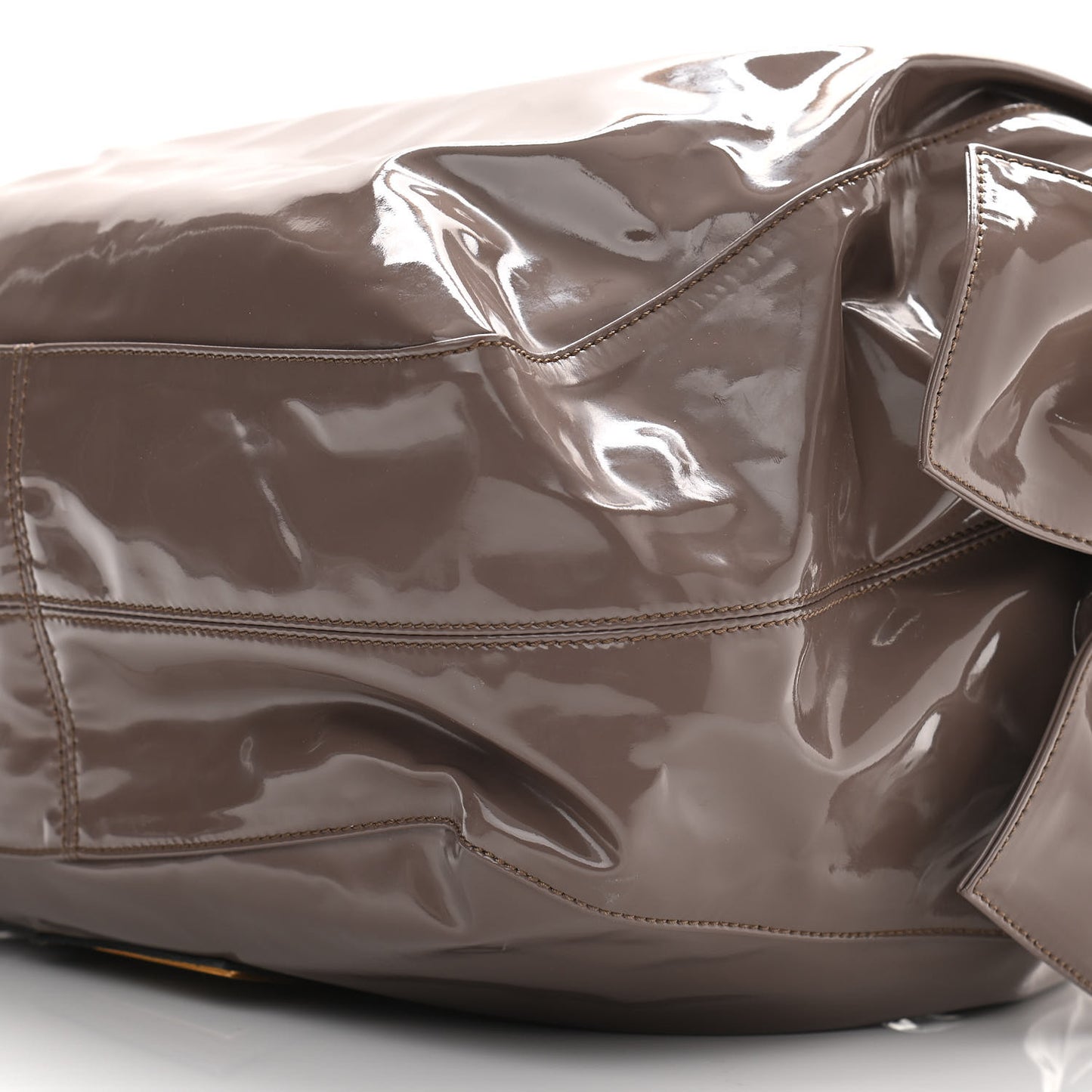 Patent Lacca Large Nuage Bow Hobo Brun