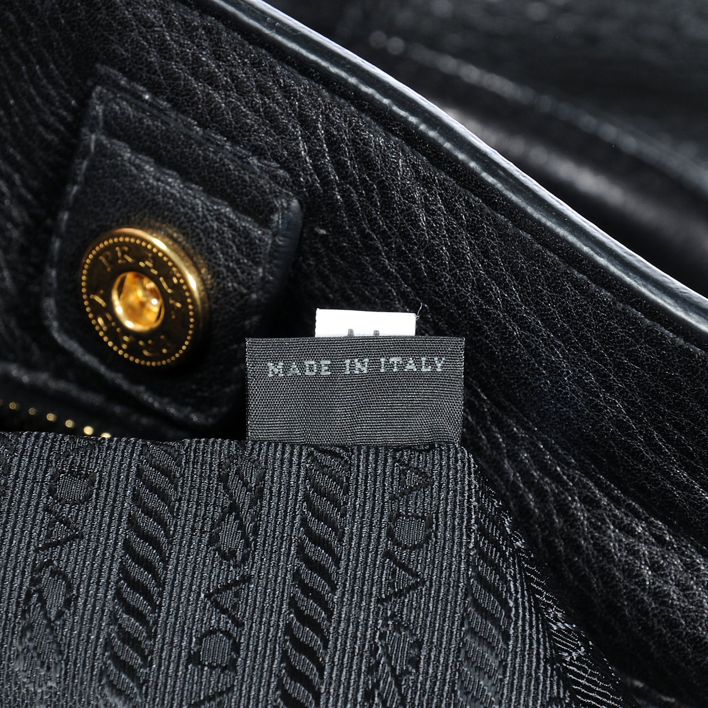 Vitello Daino Tote Black