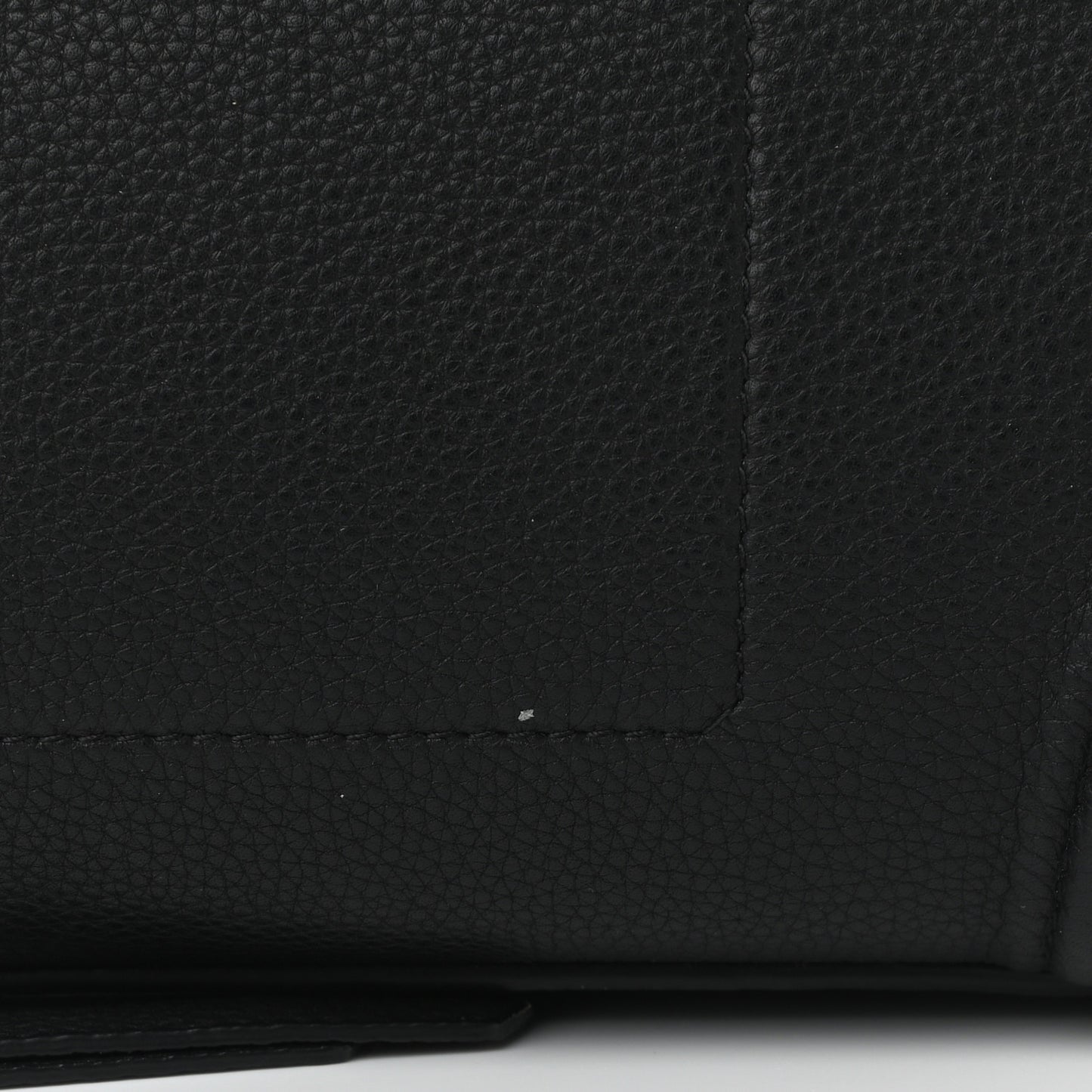 Grained Calfskin Medium Phantom Luggage Black