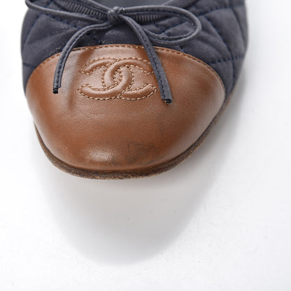Chanel Iridescent Calfskin Quilted CC Cap Toe Ballerina Flats 37.5 Navy Tan 12 of 12