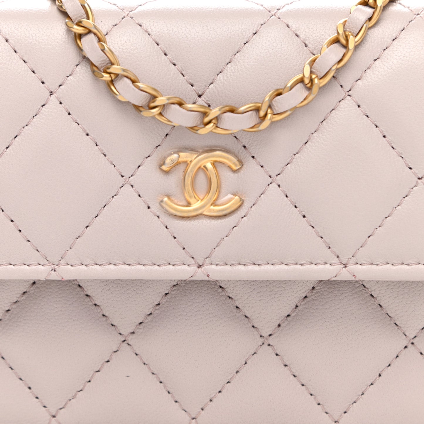 Lambskin Quilted Pearl Crush Clutch With Chain Light Purple