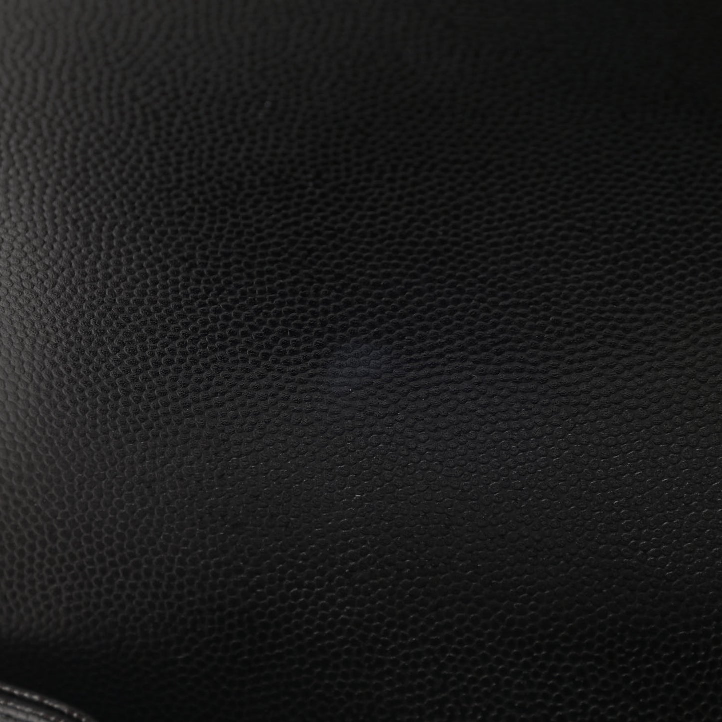 Caviar Quilted Medium Boy Flap Black