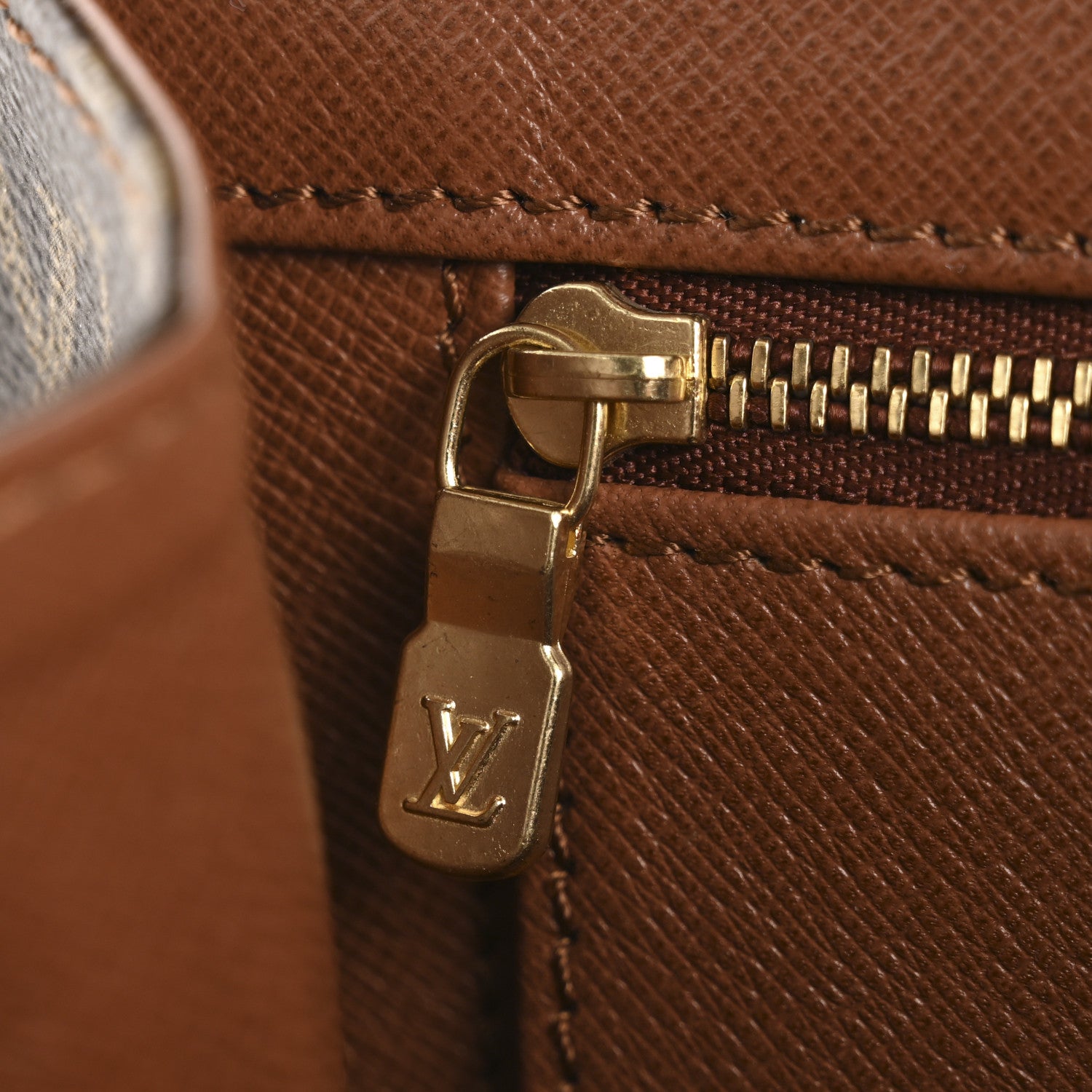 Louis Vuitton Monogram Pochette Dame 29 8 of 12