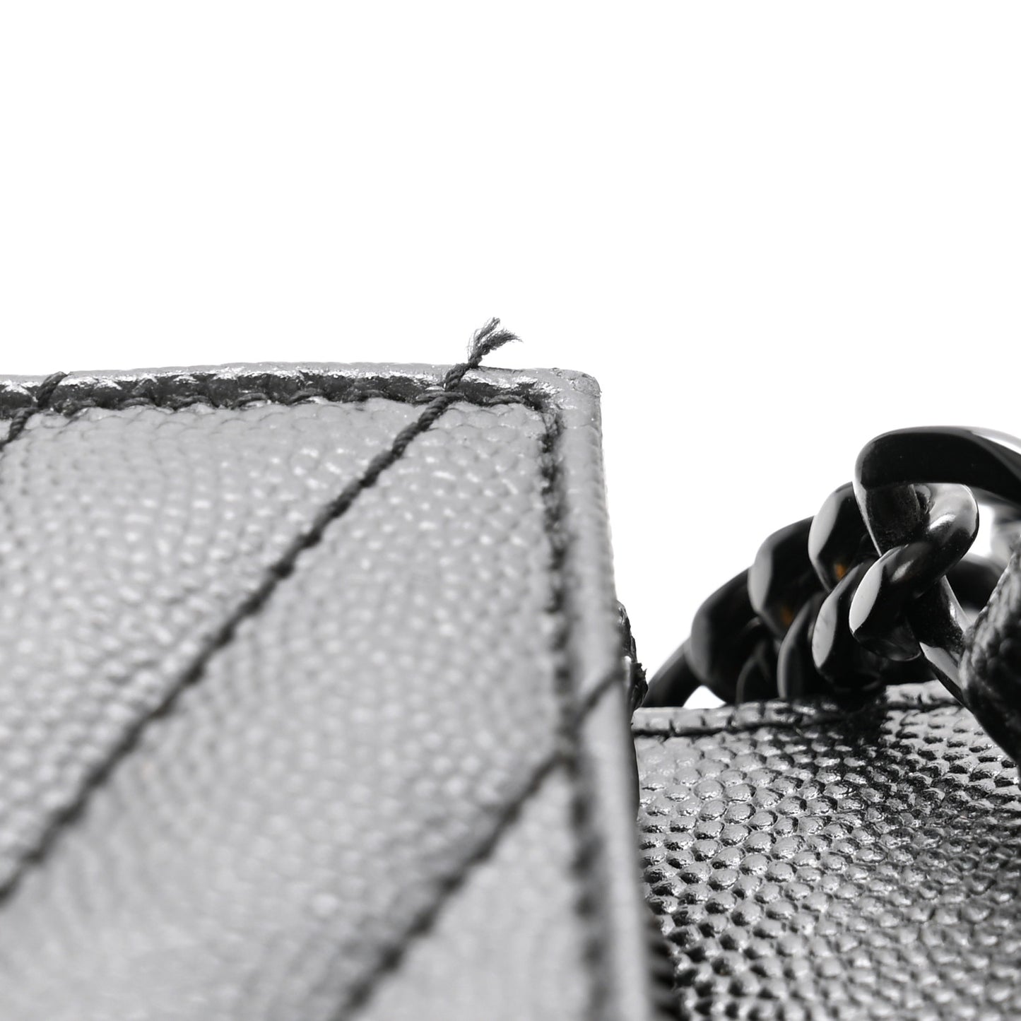 Grain De Poudre Matelasse Chevron Monogram Monochrome Chain Wallet Black