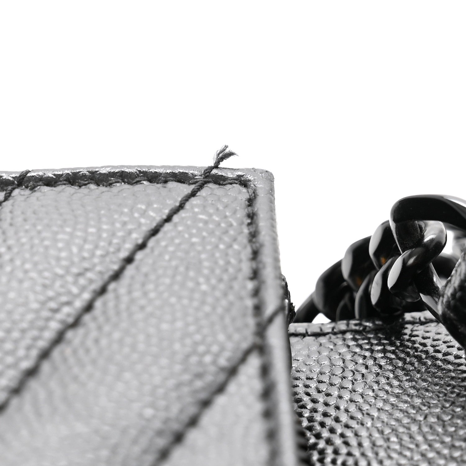 Saint Laurent Grain De Poudre Matelasse Chevron Monogram Monochrome Chain Wallet Black 13 of 13