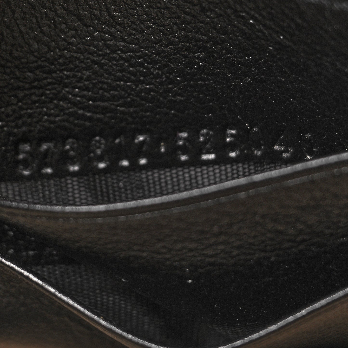 Vintage Effect Calfskin Matelasse Diagonal Mini Torchon GG Marmont 2.0 Bucket Bag Black Romantic Cherry