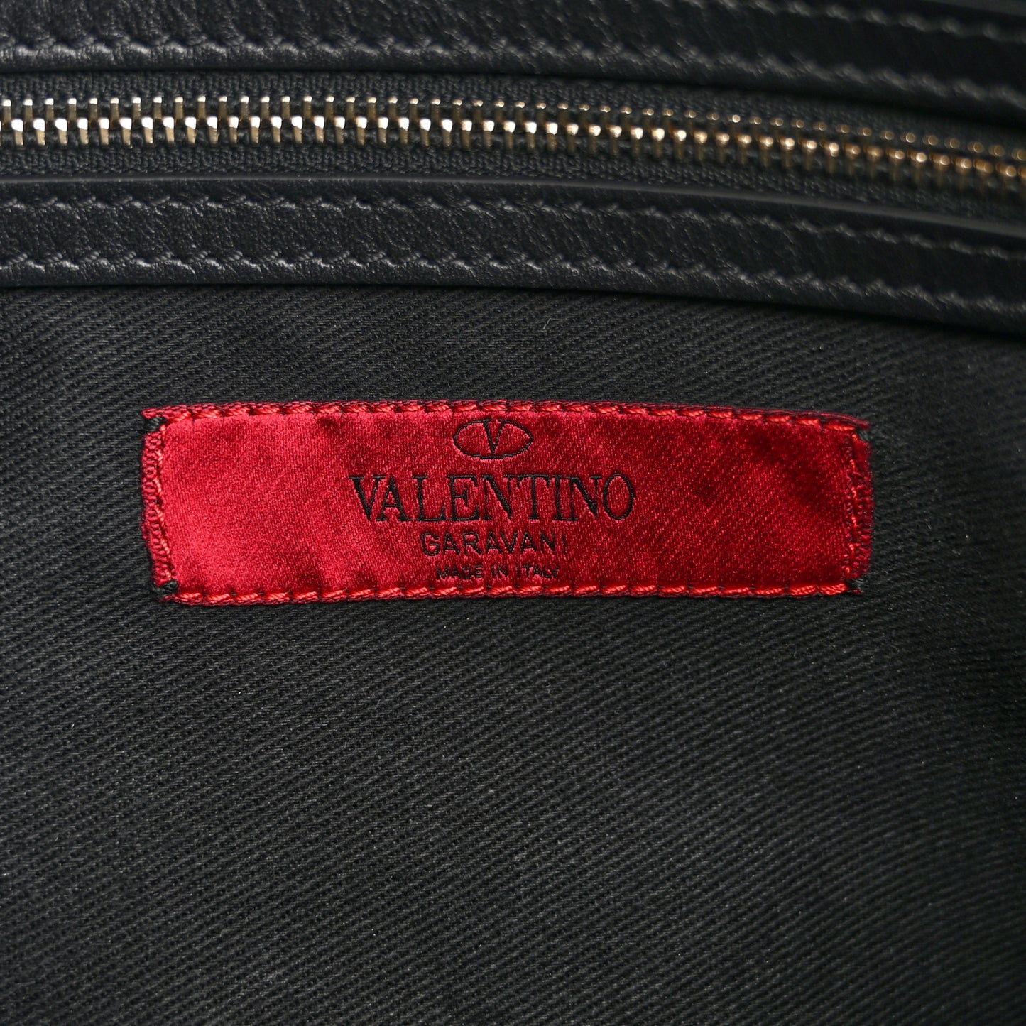 Vitello Large Rockstud Zip Wristlet Pouch Black