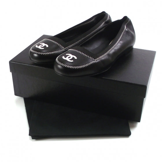 Chanel Leather Loafers Black / White 4 of 7