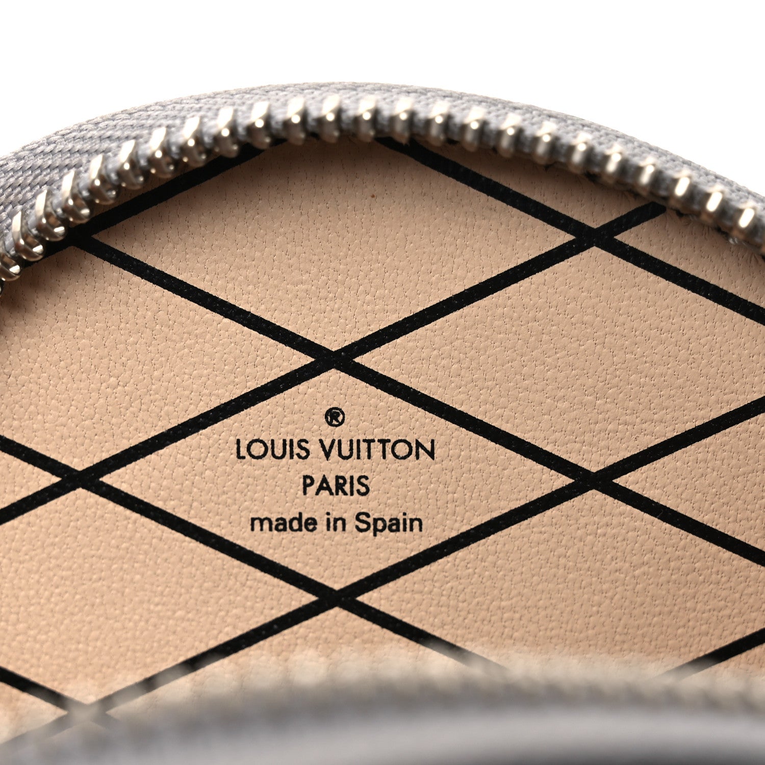 Louis Vuitton Transformed Monogram Time Trunks Micro Boite Chapeau Coin Purse Marron 6 of 6