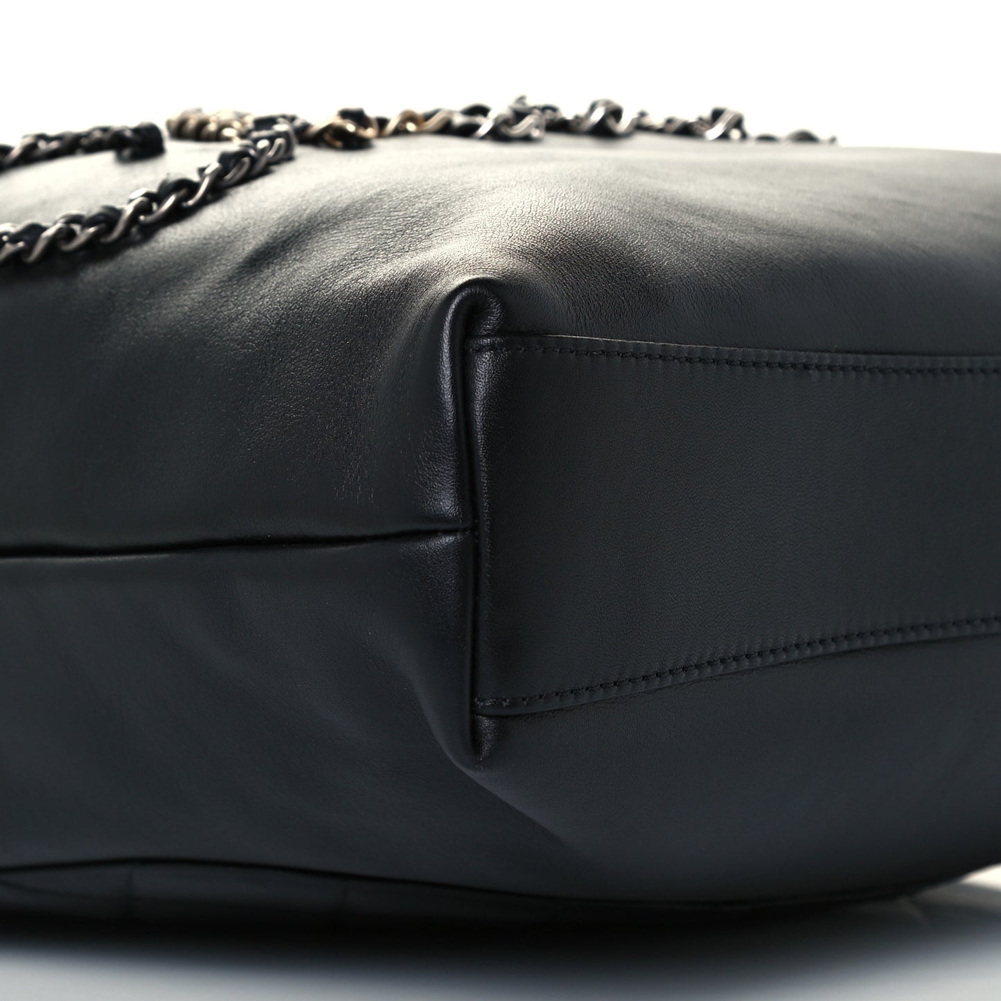 Calfskin Chain 20s Signature Tote Black