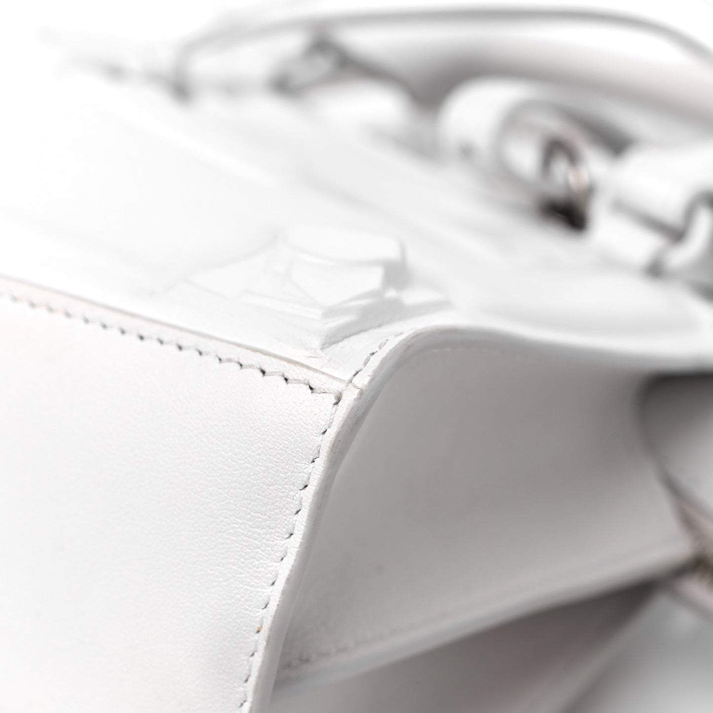 Smooth Calfskin Neo Classic Mini City Chalky White