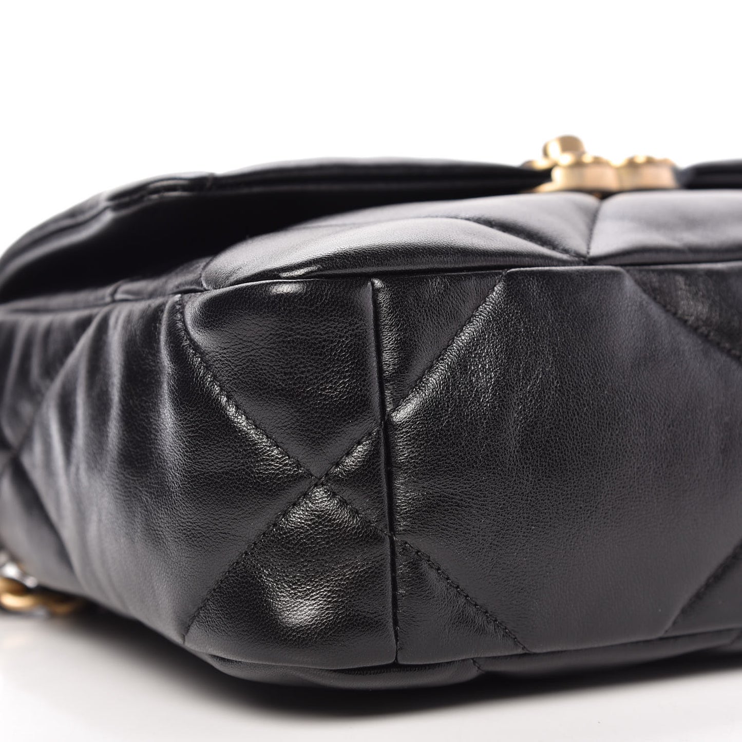 Lambskin Quilted Medium 19 Flap Black
