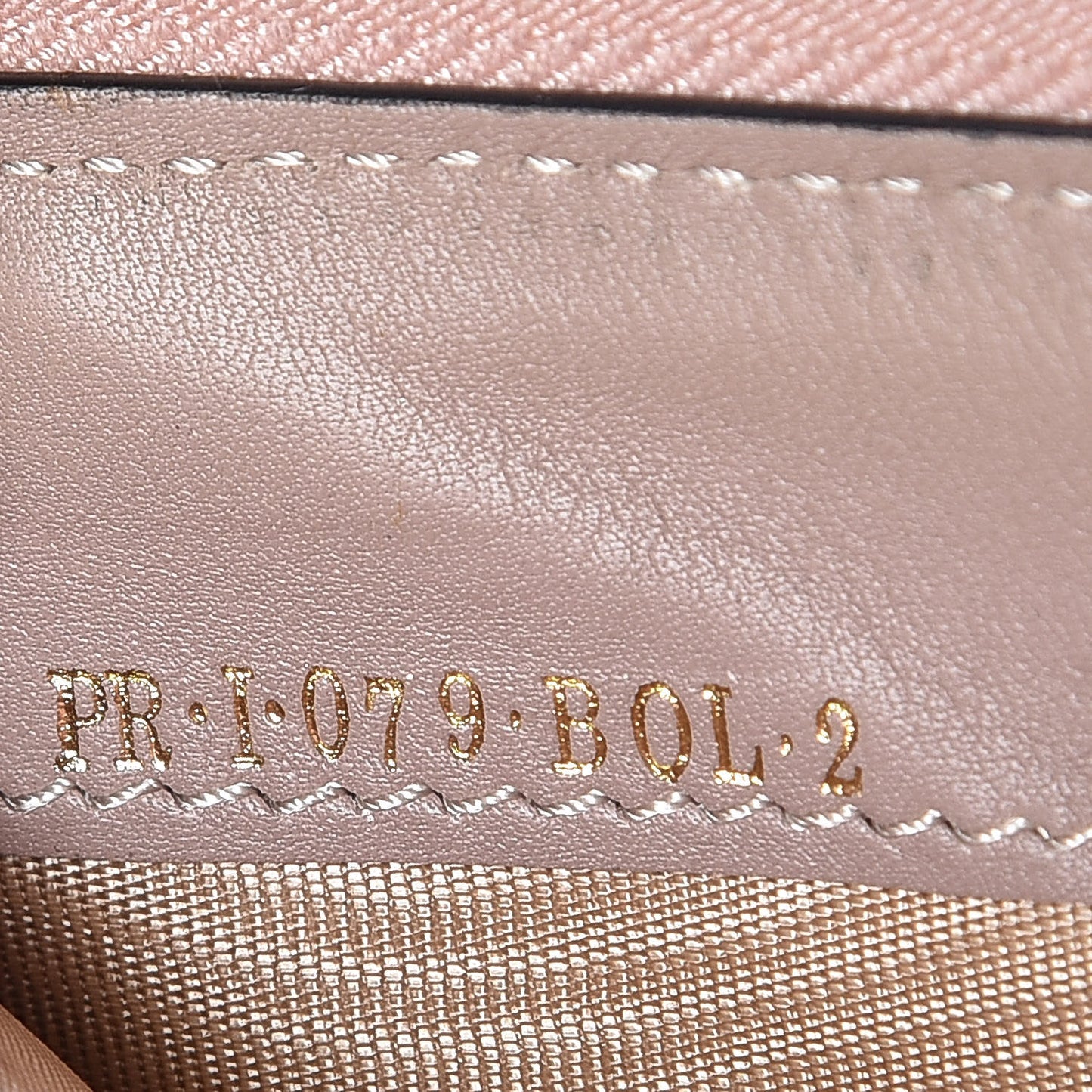 Calfskin Rockstud Zip Around Wallet Poudre
