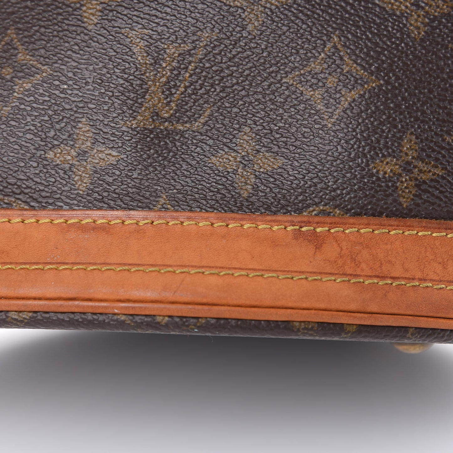 Monogram Petit Bucket 23