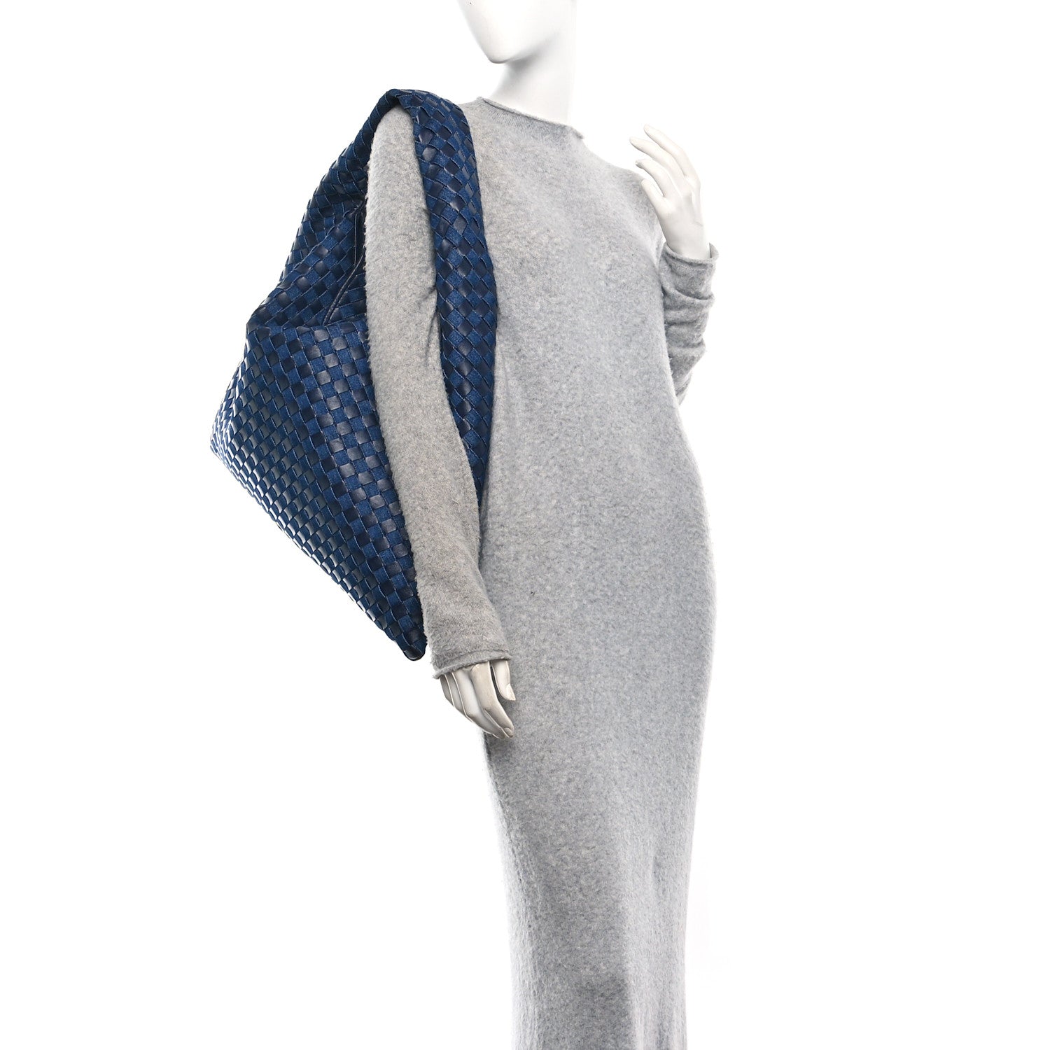 Bottega Veneta Denim Nappa Intrecciato Large Hop Abyss Indigo 2 of 9