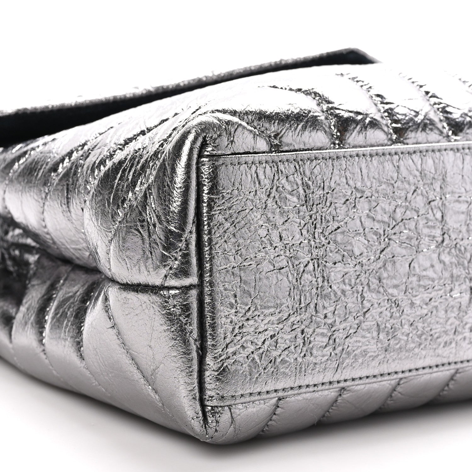 Saint Laurent Metallic Calfskin Y Quilted Monogram Small Loulou Chain Satchel Acciaio 10 of 11